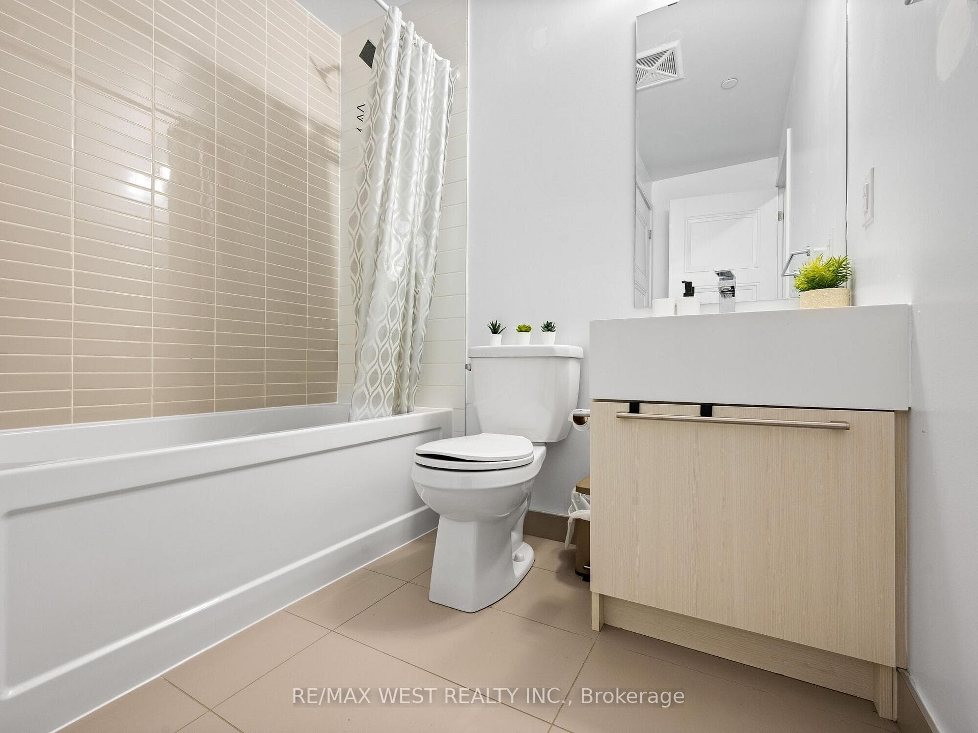 25 Neighbourhood Lane Unit 206 photo 33