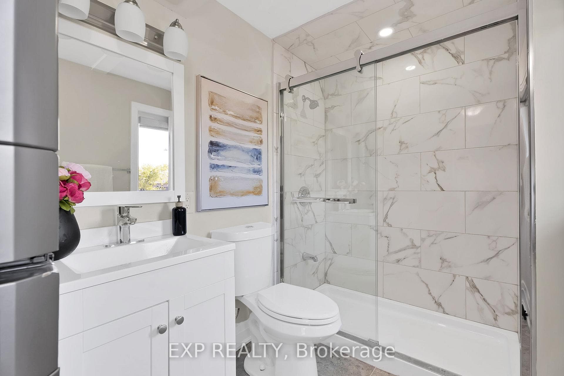 746 Greycedar Crescent photo 14