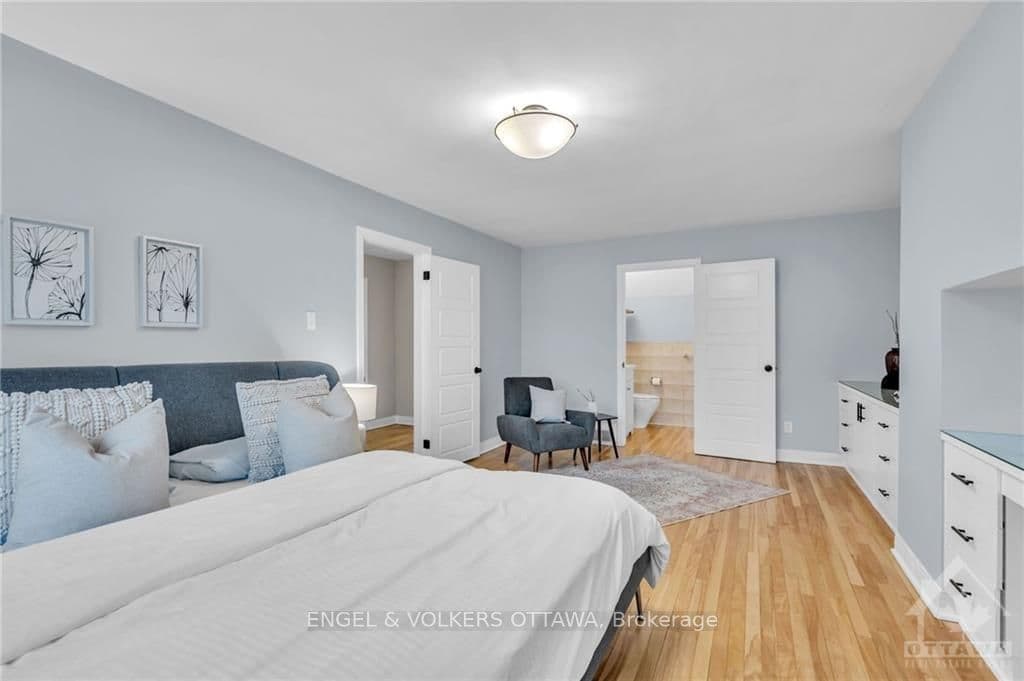 578 COURTENAY Avenue photo 17