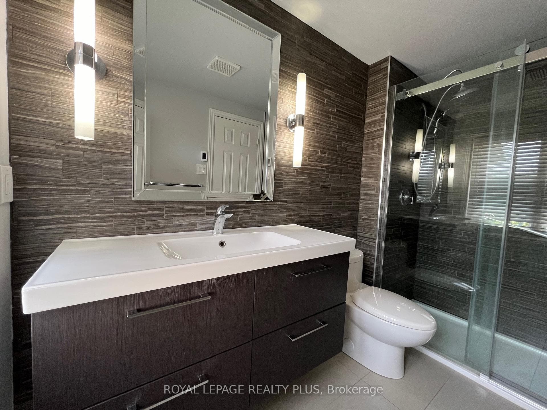 2555 Thomas Street Unit 26 photo 11