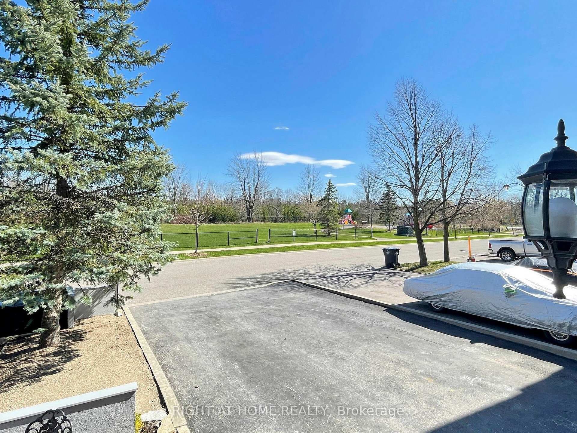 16 Castelli Court photo 3