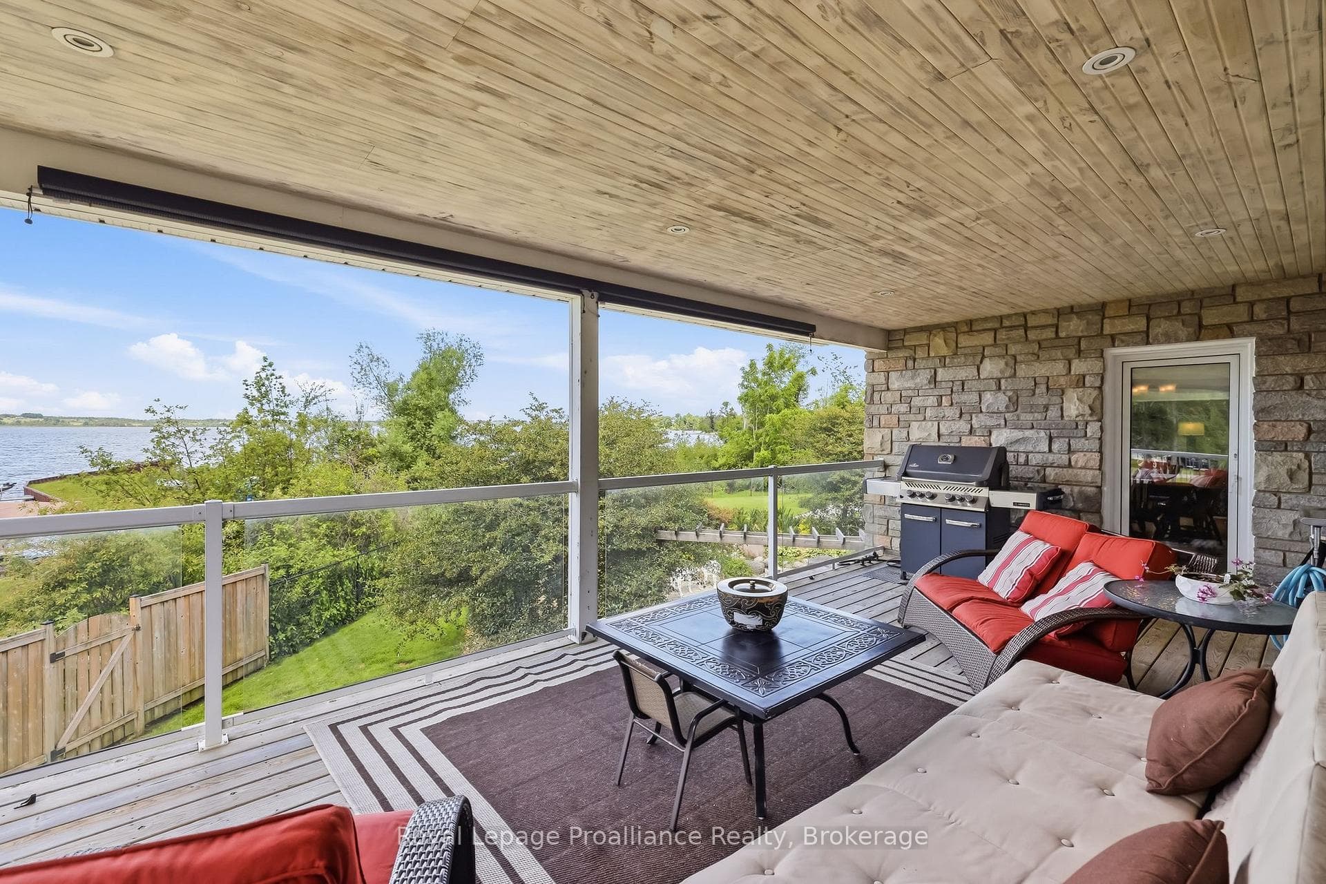 1674 Morris Avenue photo 17