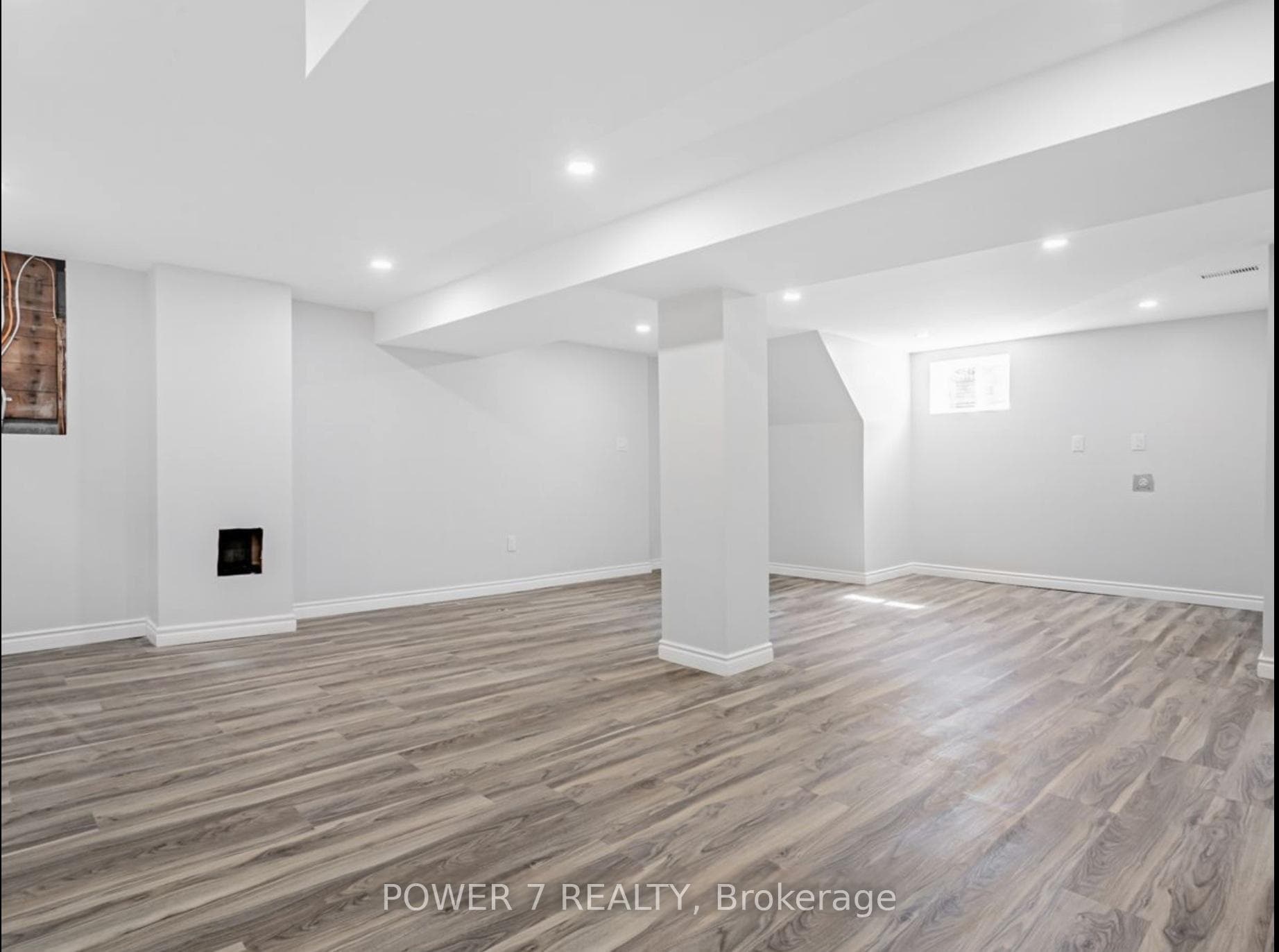 924 Sheppard Avenue photo 13