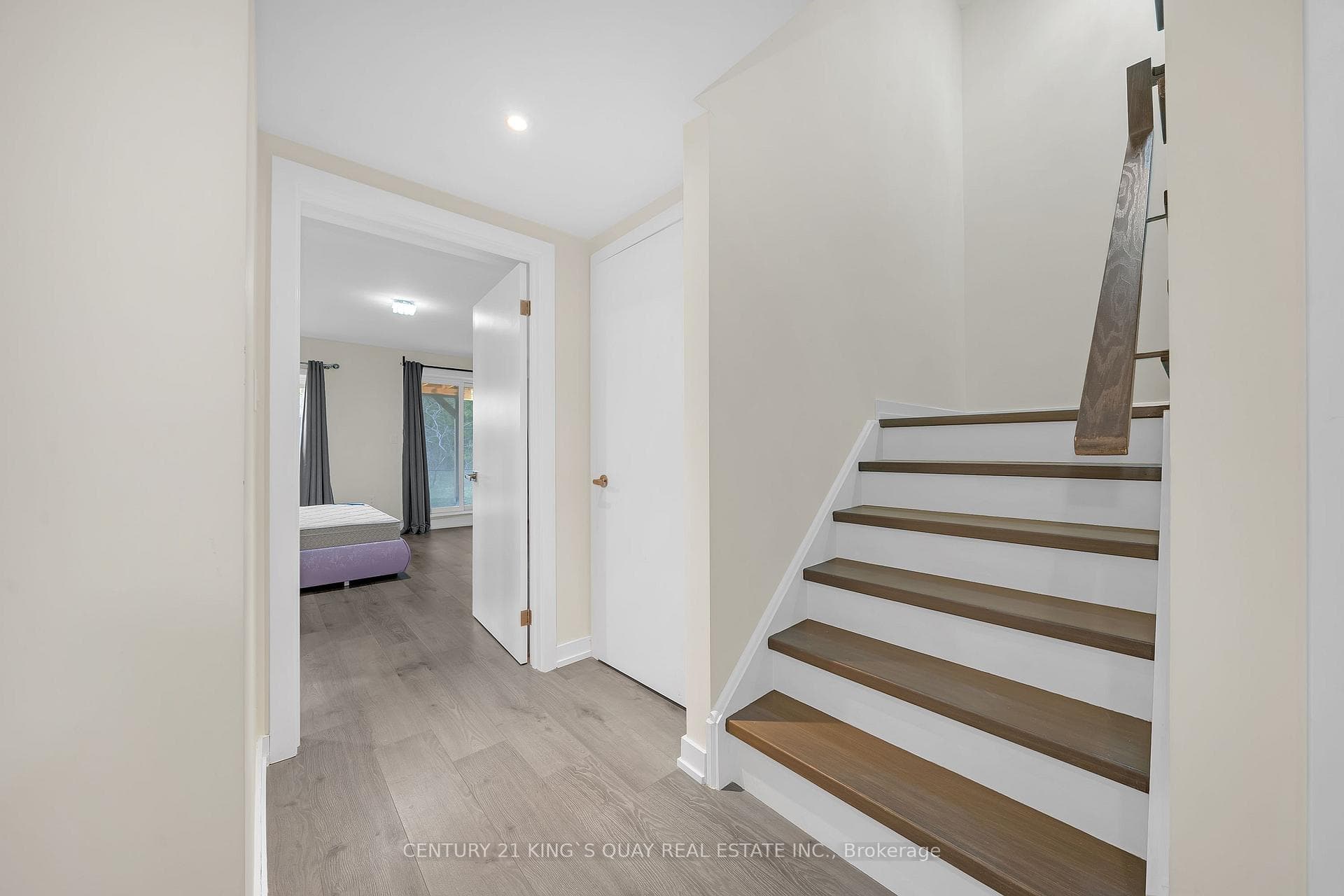 250 Finch Avenue Unit 33 photo 5