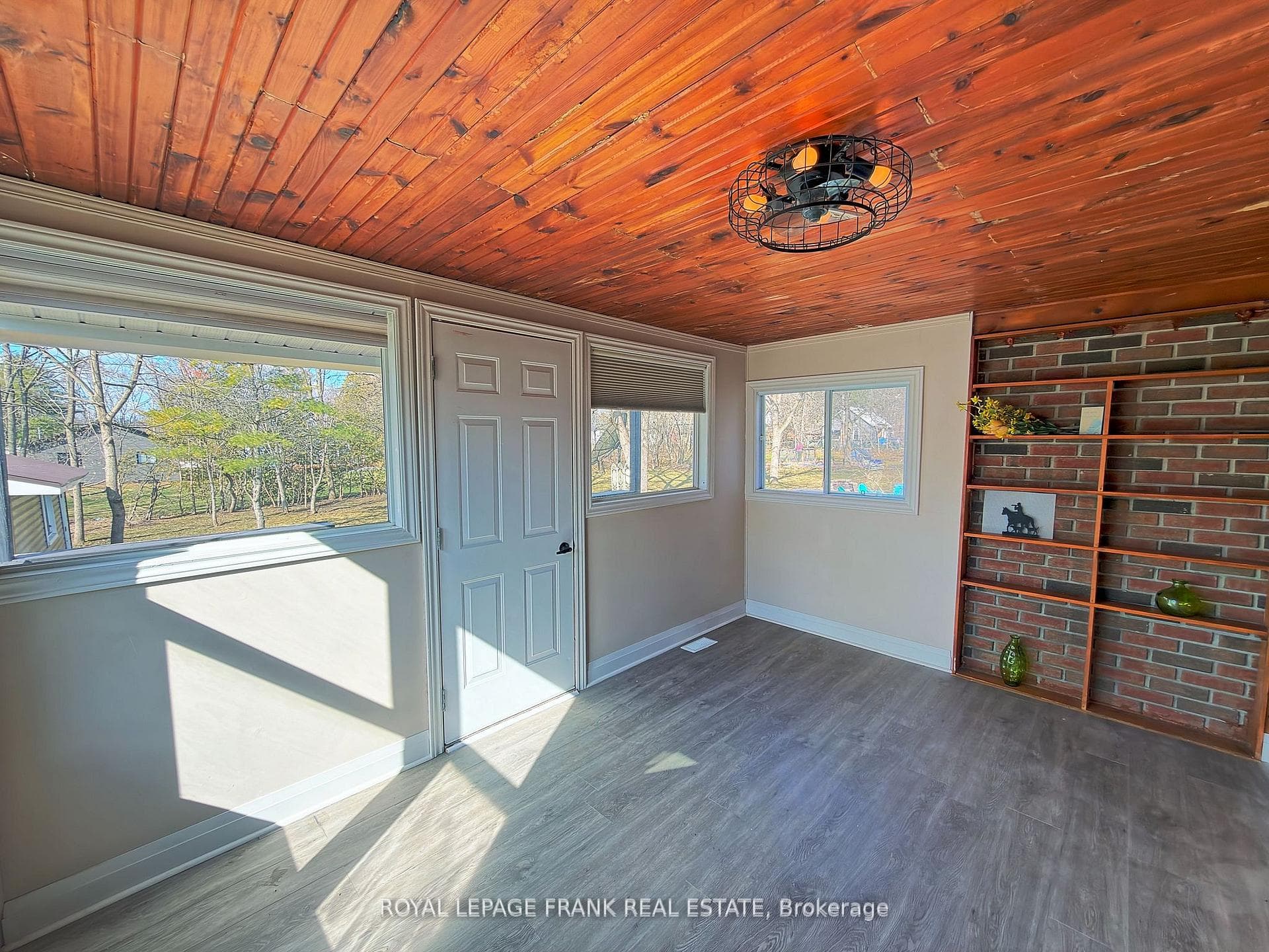 23 N Hastings Avenue photo 25