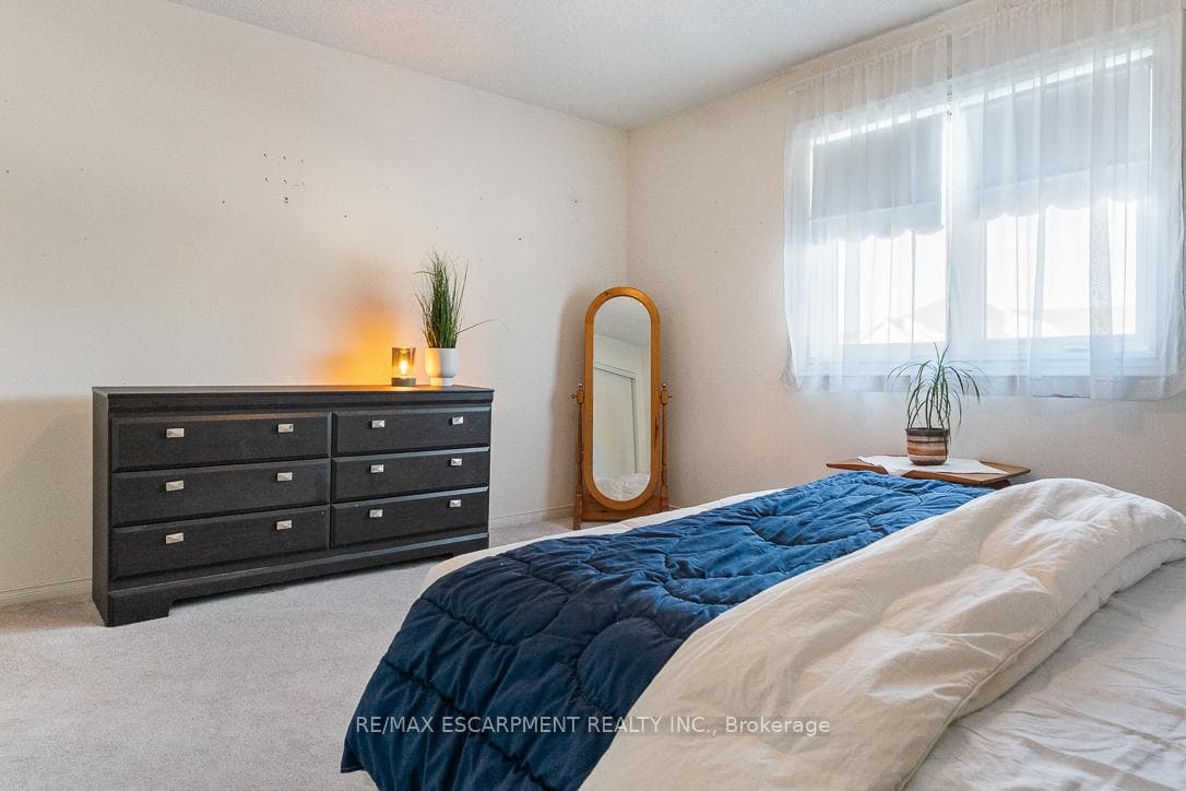 270 Cresthaven Road photo 33