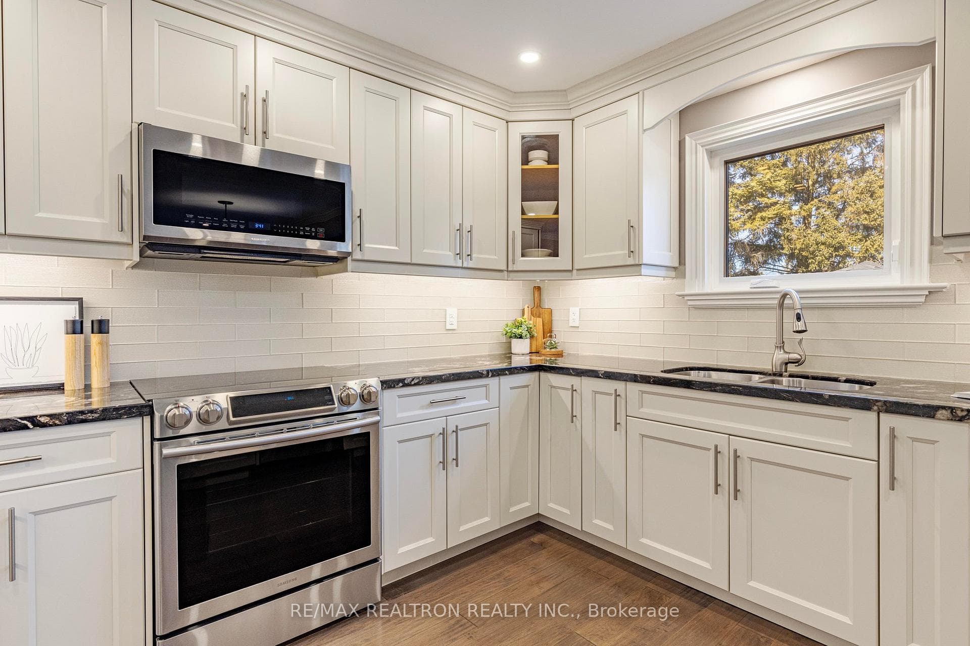 257 Petheram Place photo 13