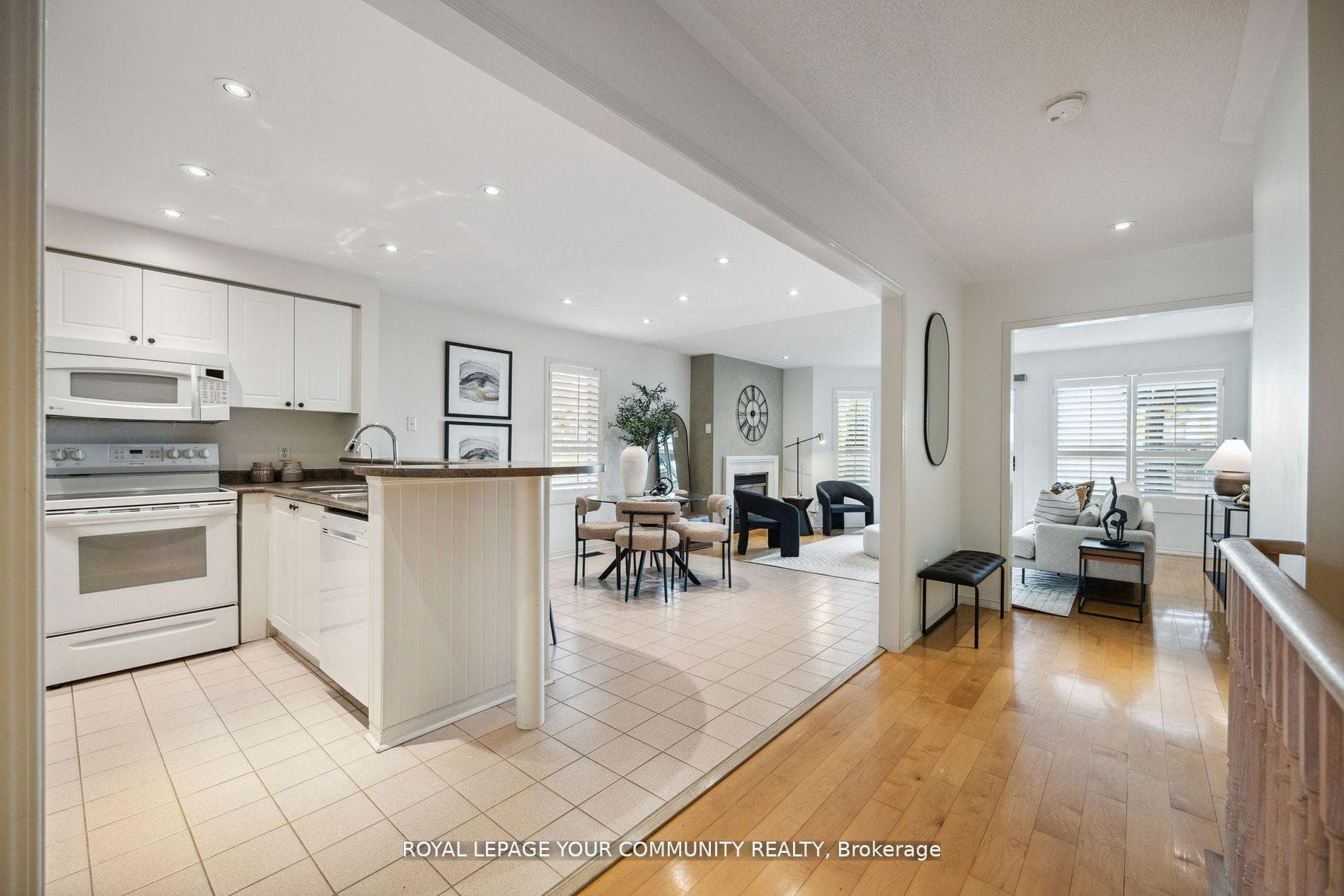 471 Silken Laumann Drive photo 14