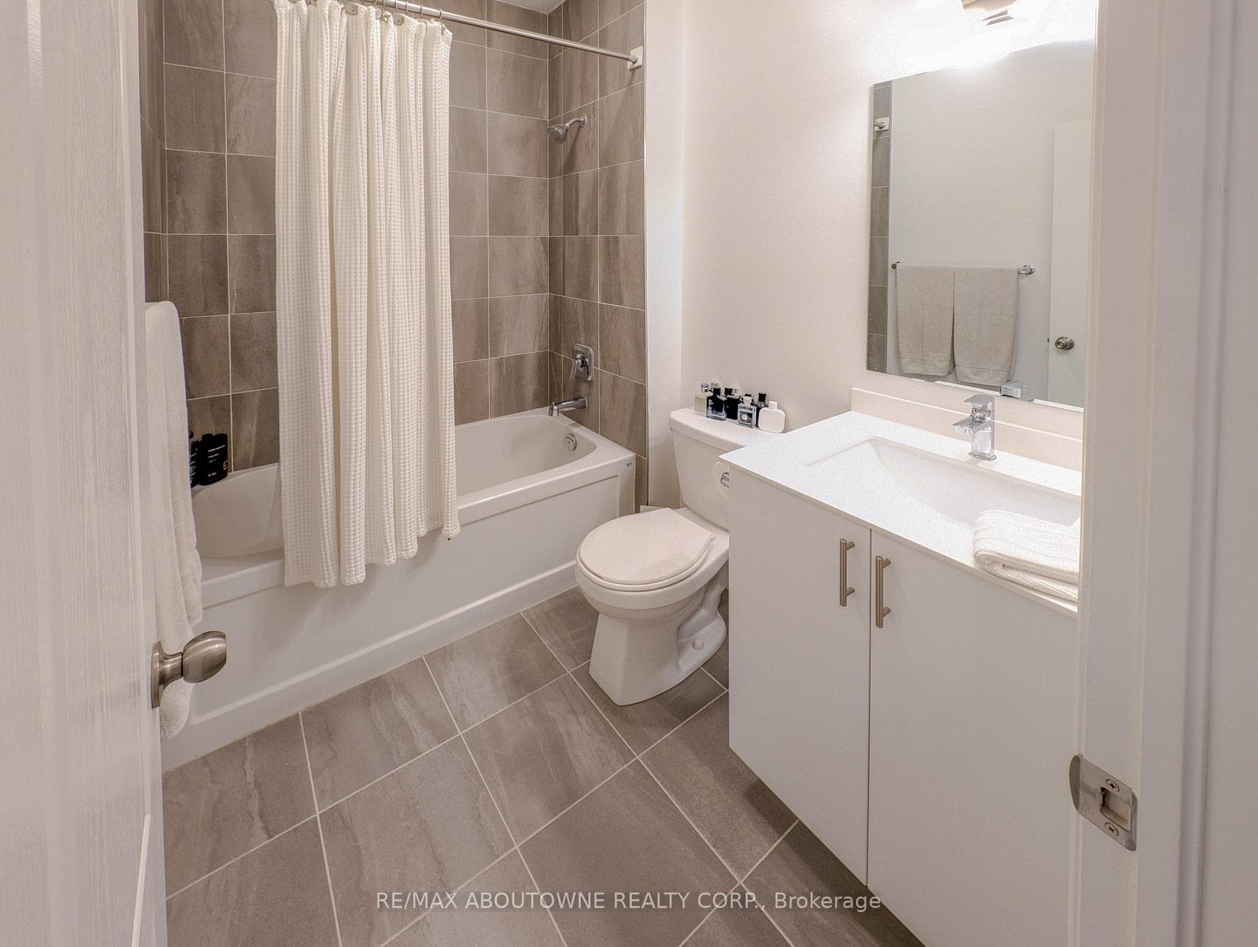 1295 Clarriage Court photo 10