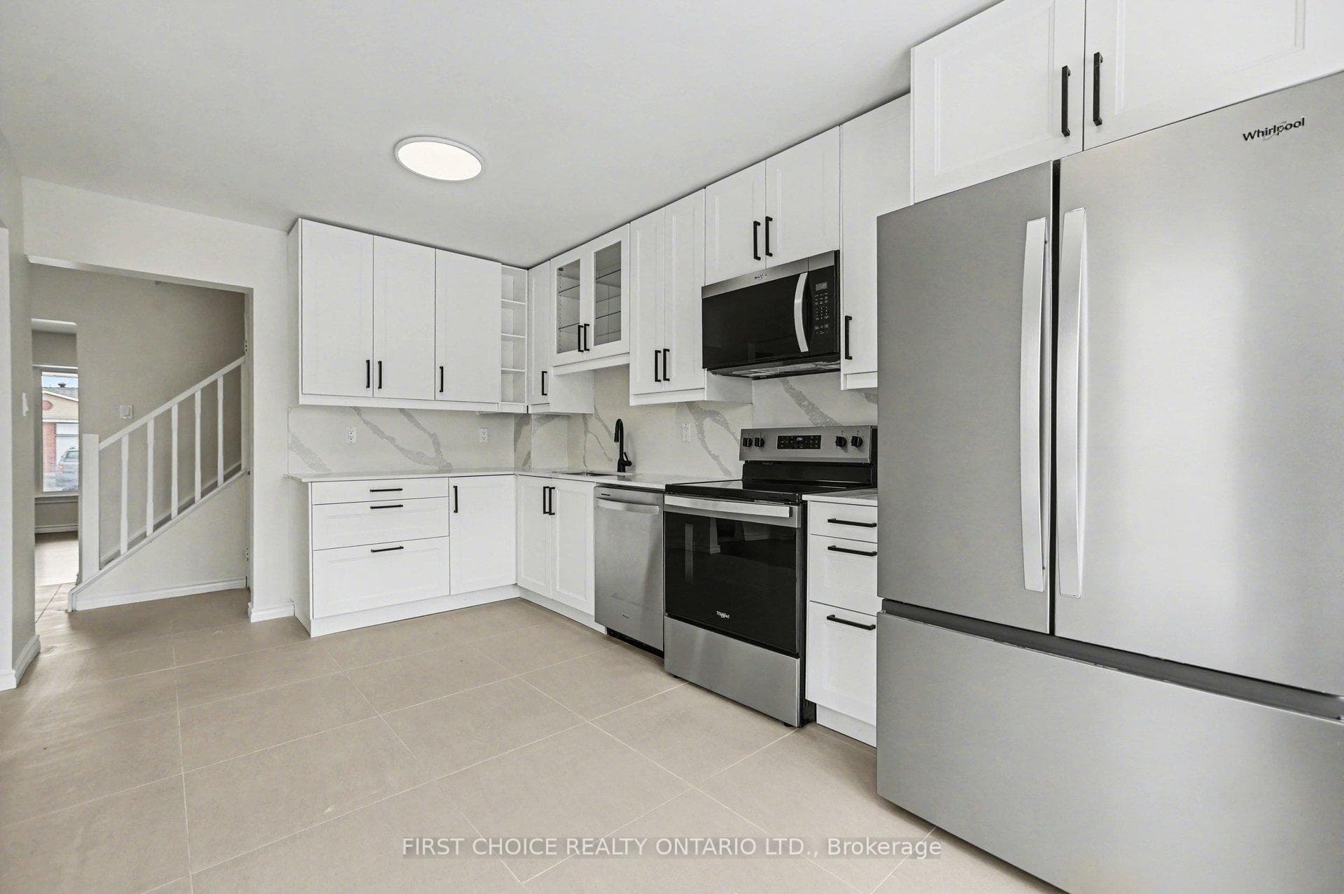 883 Lawnsberry Drive photo 5