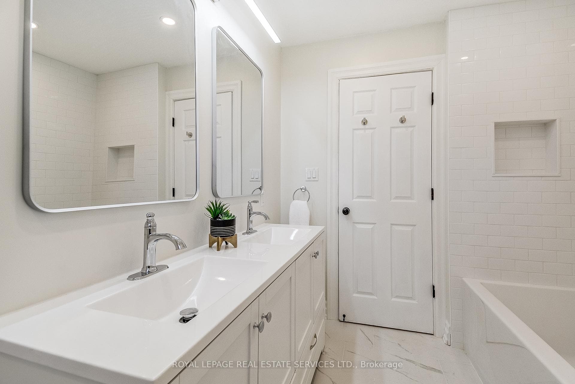 351 Strathcona Drive Unit MAIN photo 24