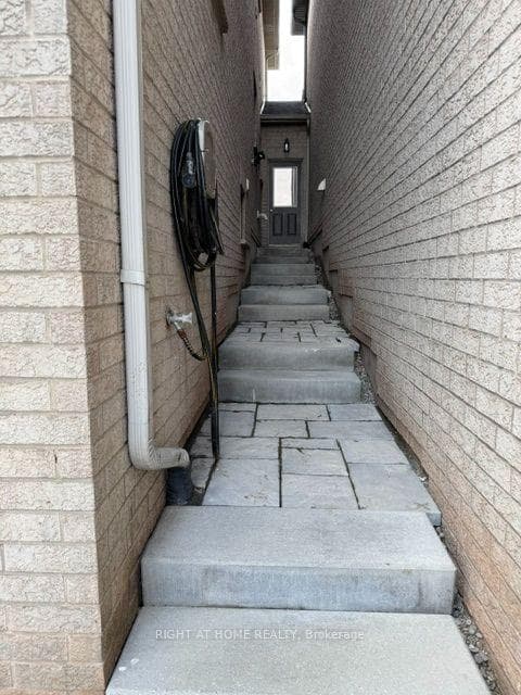 2419 Wasaga Drive photo 41