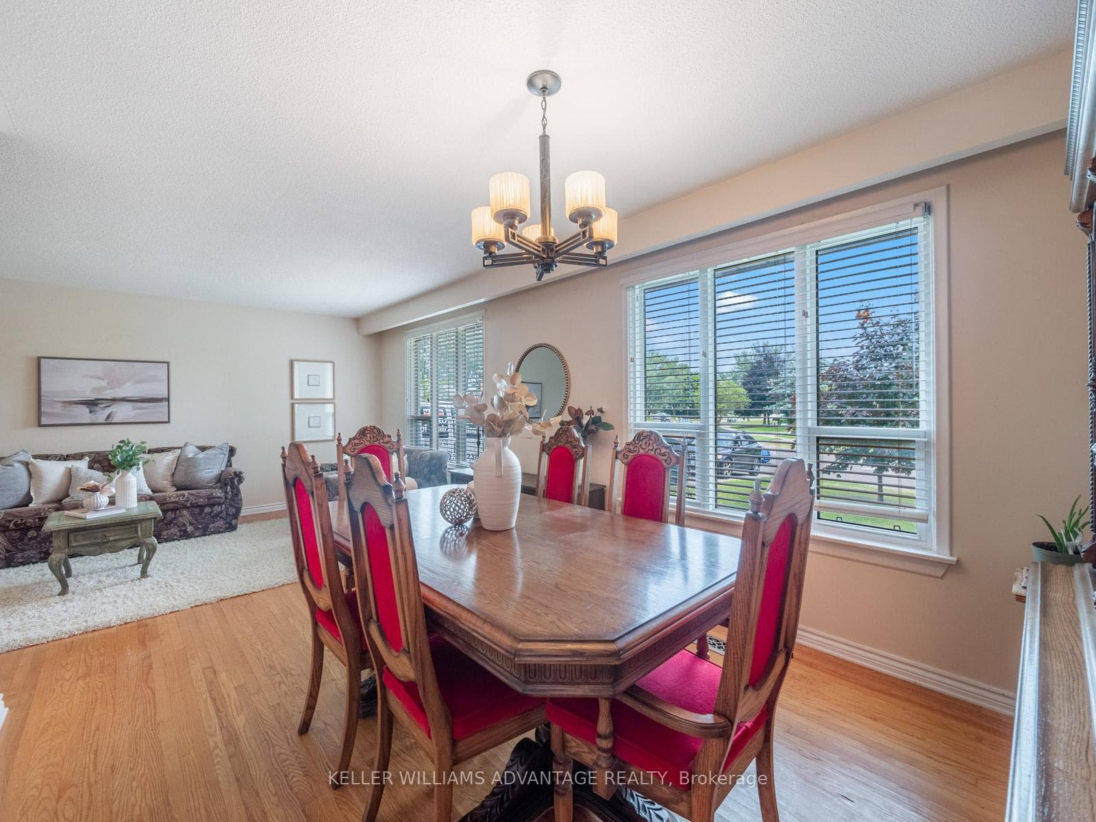 151 Folkstone Crescent photo 7