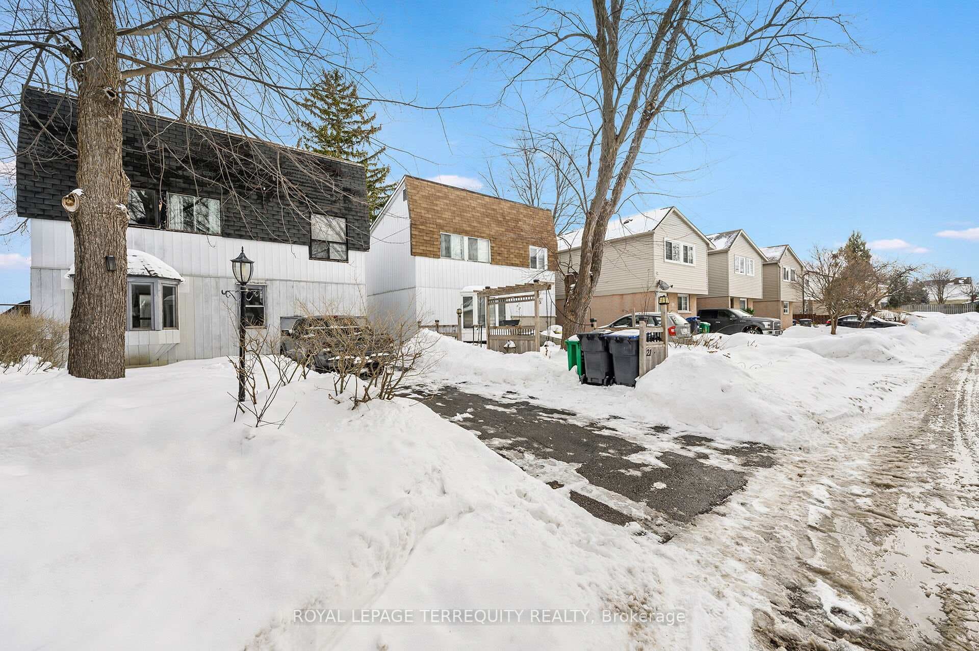 Plenty of Parking on Private Driveway