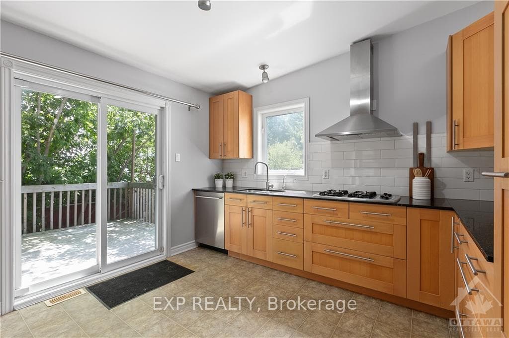 8 LANCELOT Street photo 13