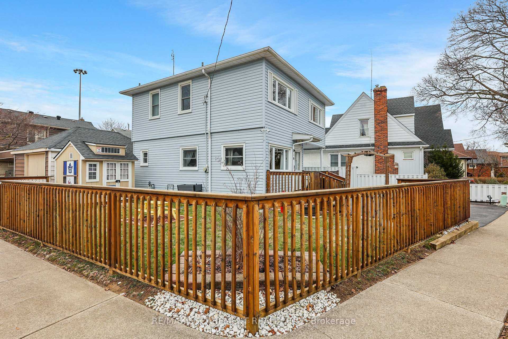 16 Kingsway Crescent photo 19