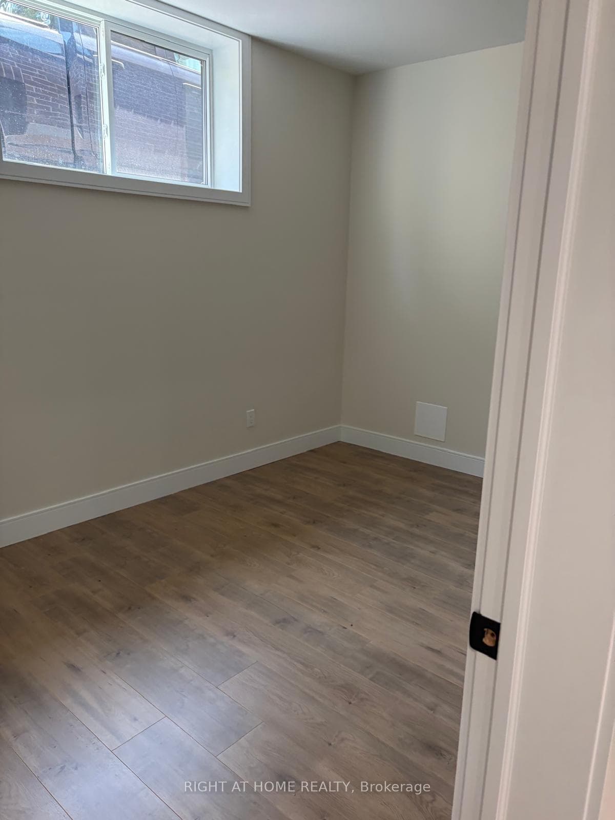 376 Mitchell Avenue photo 24