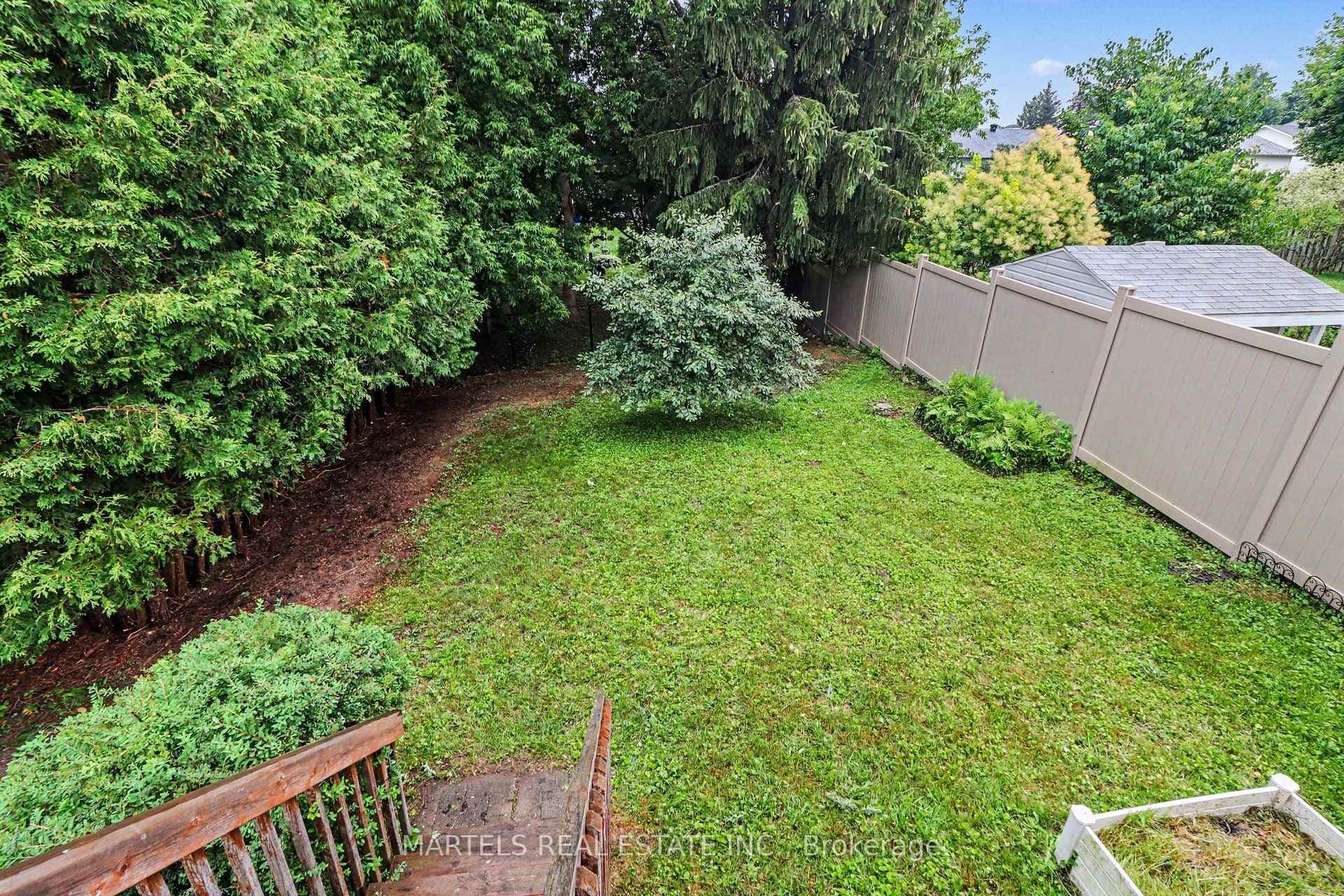 879 Lawrence Street photo 16