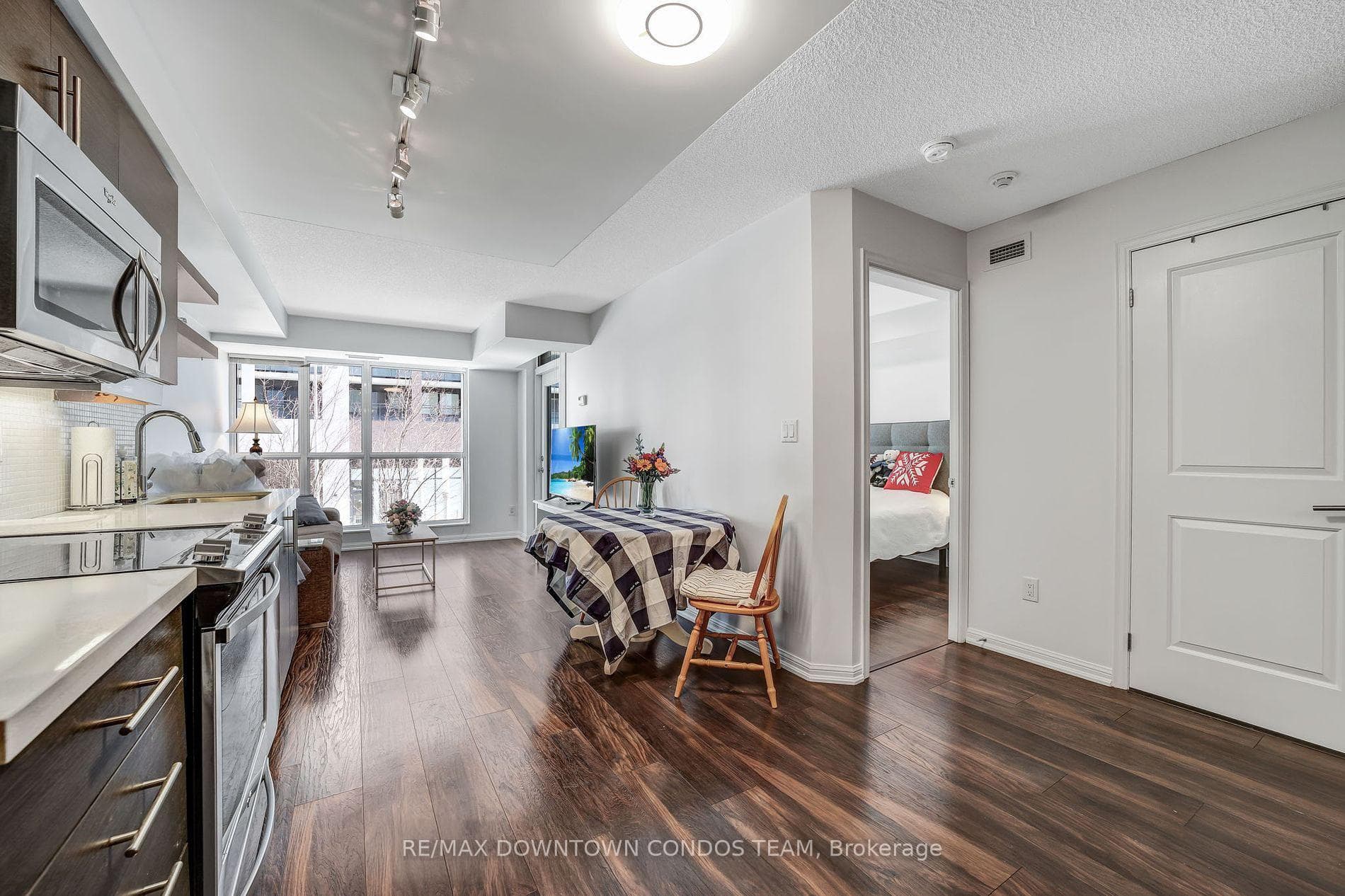 400 Adelaide Street Unit 203 photo 10