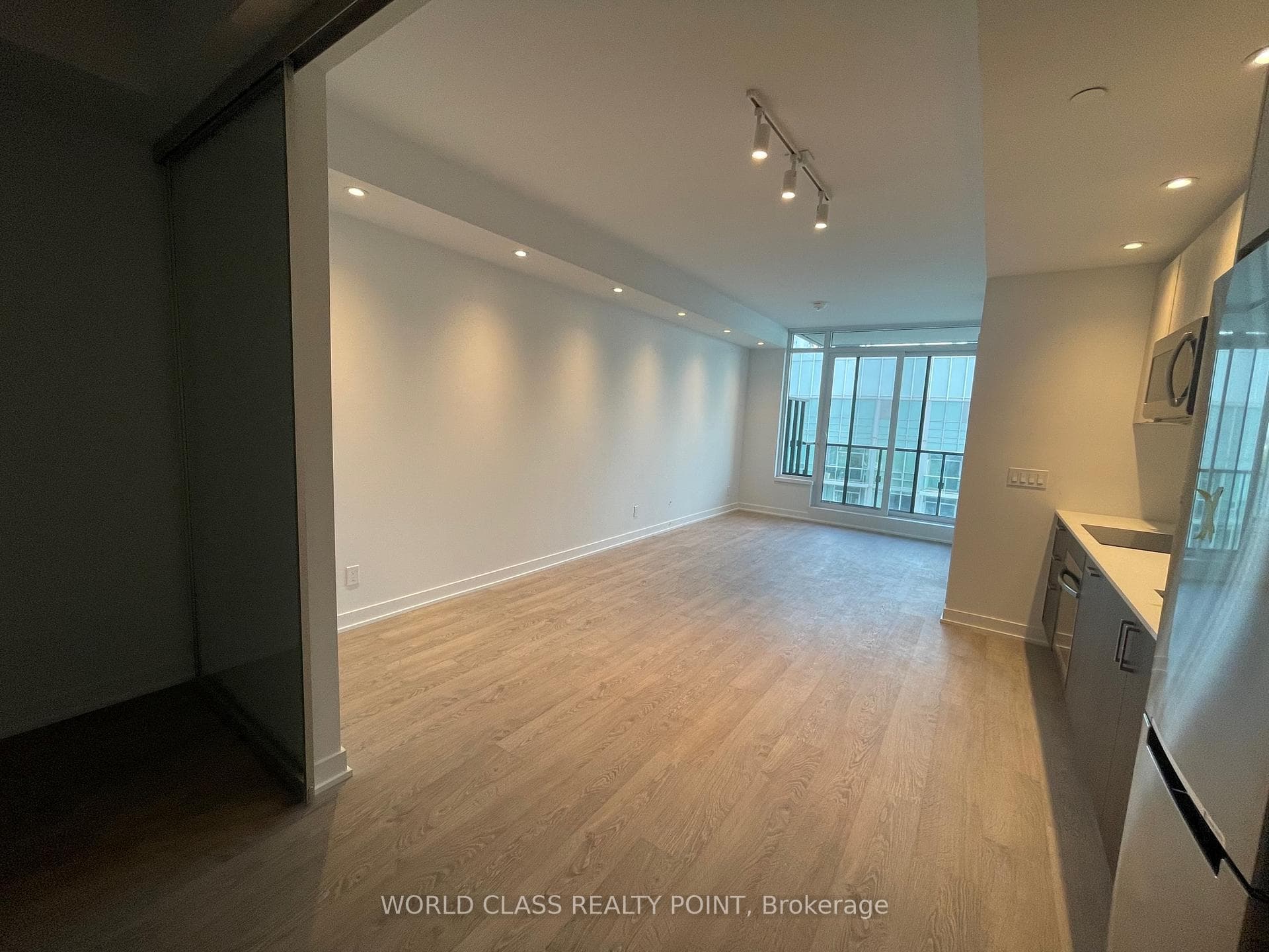 1926 Lake Shore Boulevard Unit 2205 photo 4
