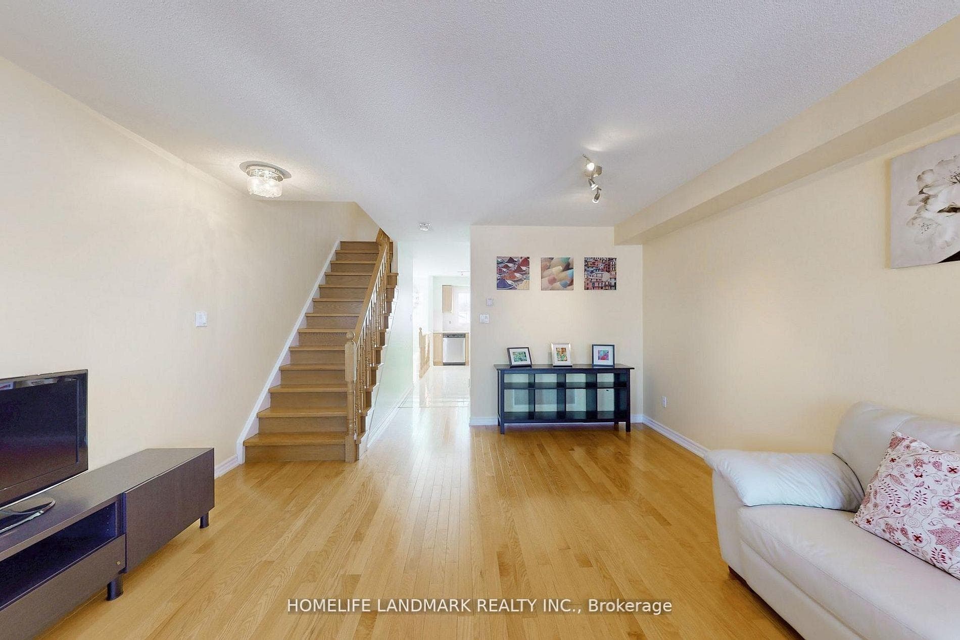 323 Caboto Trail photo 4