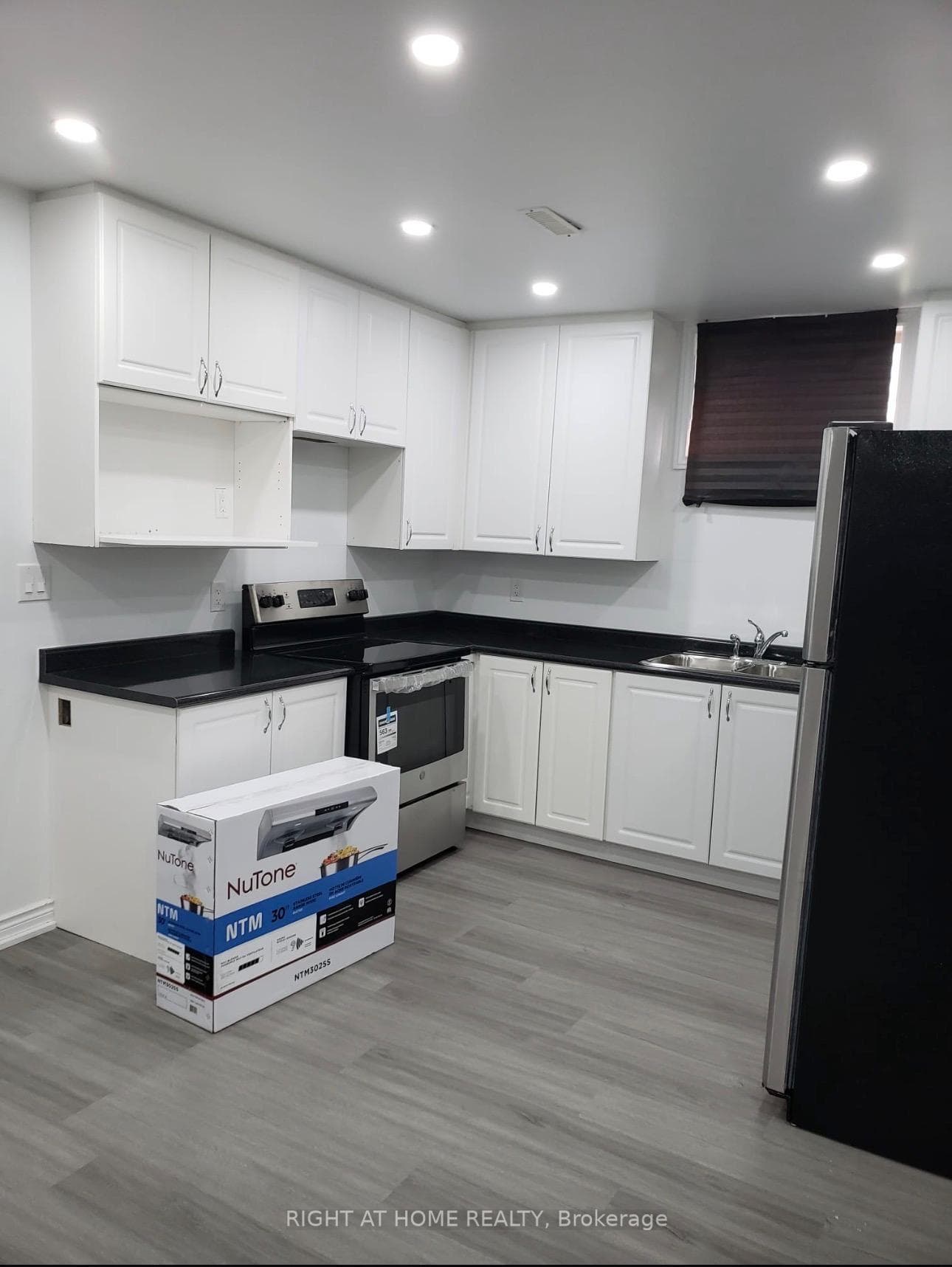 9 Stott Avenue Unit BSMT photo 5