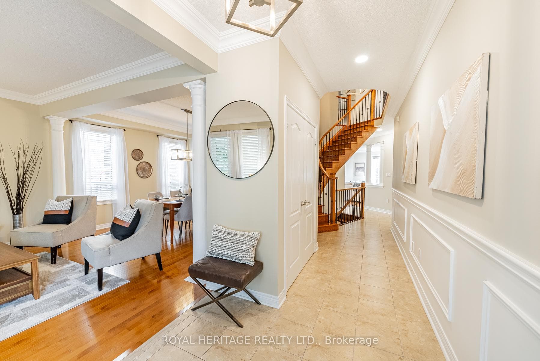 74 Rockland Crescent photo 3