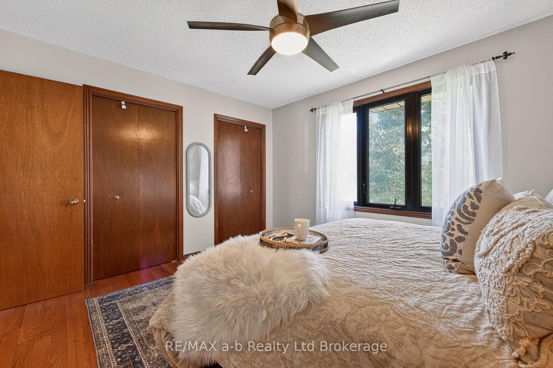 2487 Mossley Drive photo 27