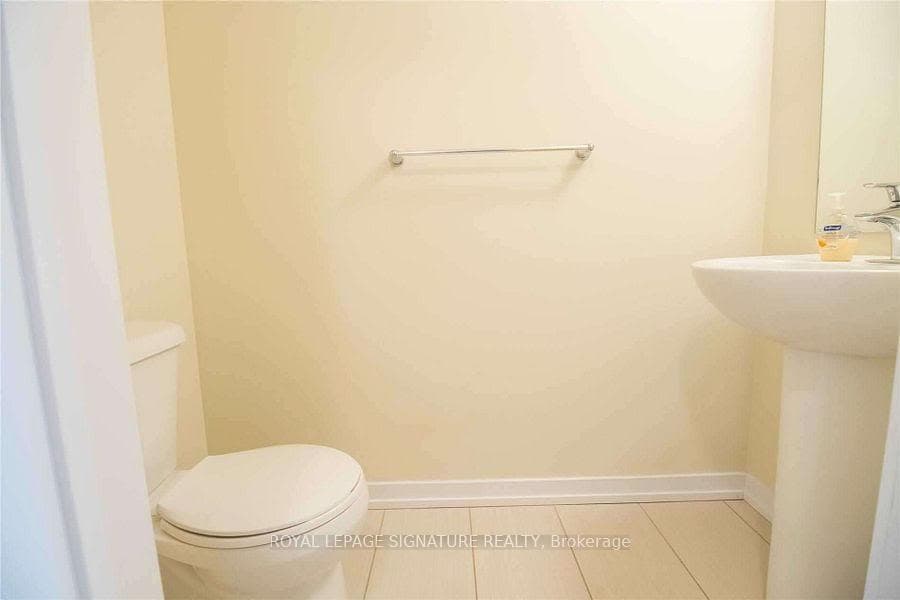 76 Scarletwood Street photo 12