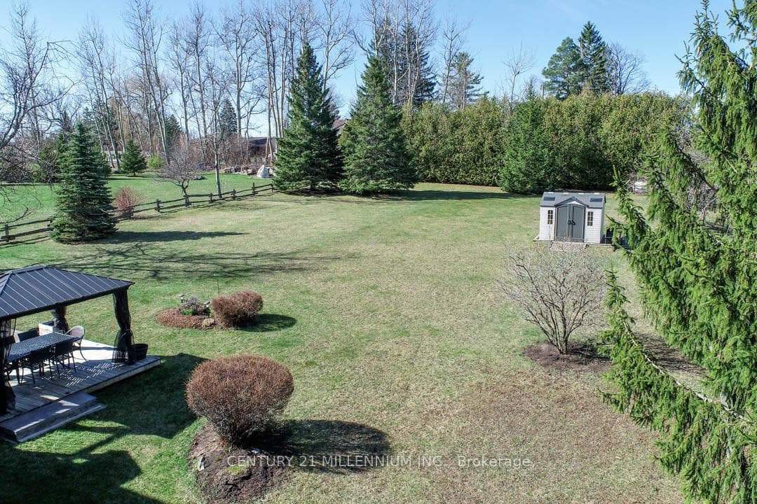 10 Mcconachie Crescent photo 3