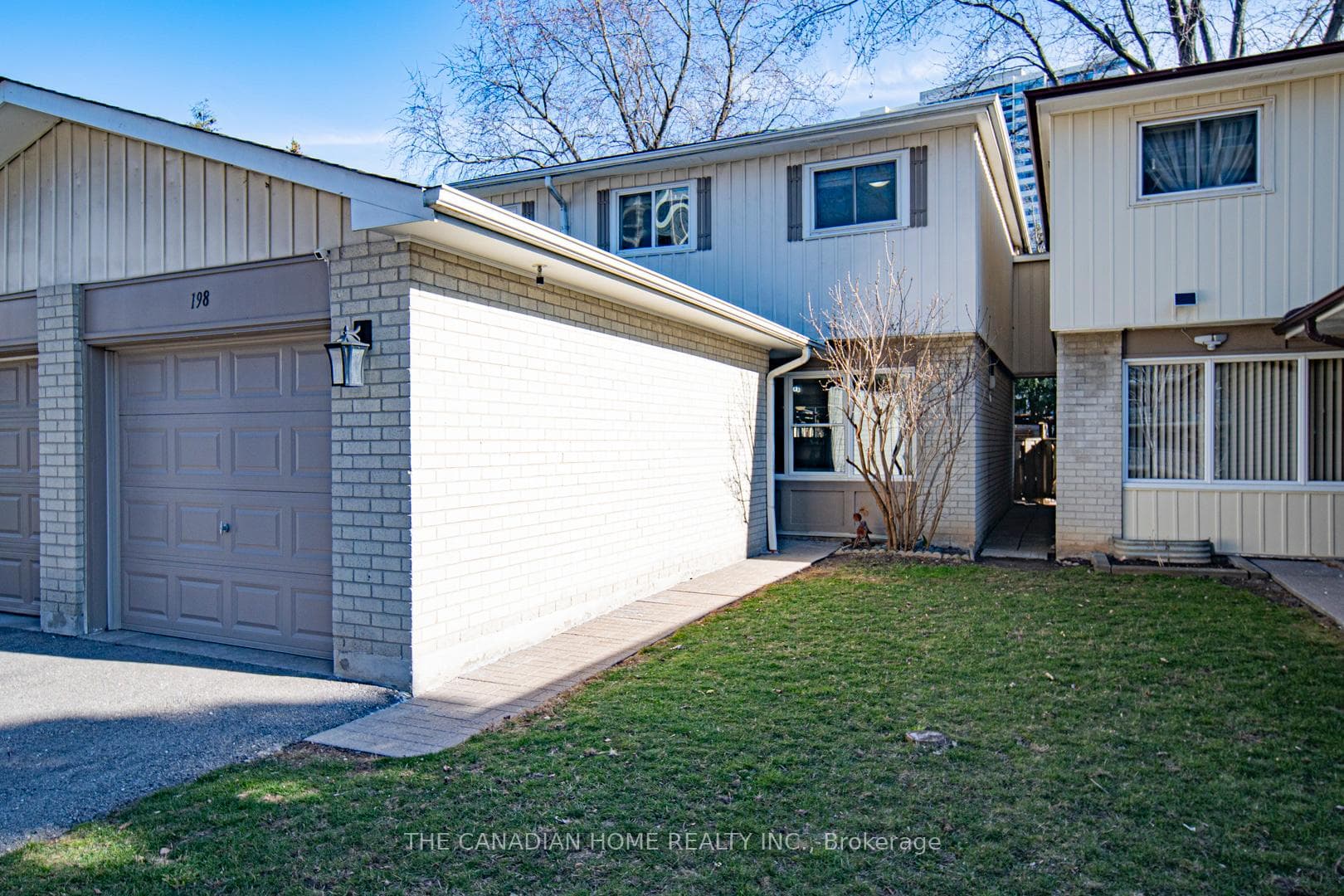 198 Antibes Drive photo 1