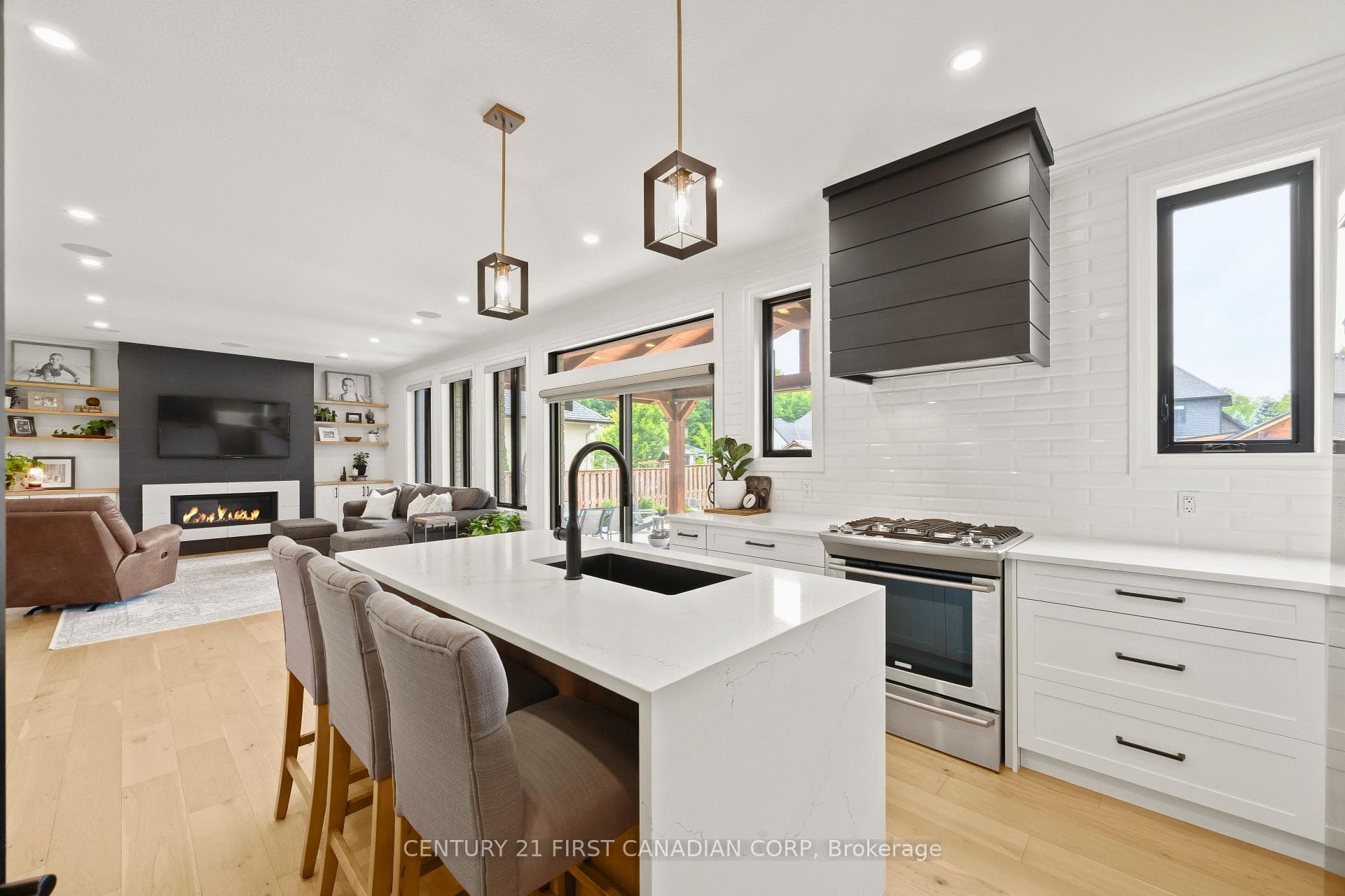8 Oscar Davis Court photo 11