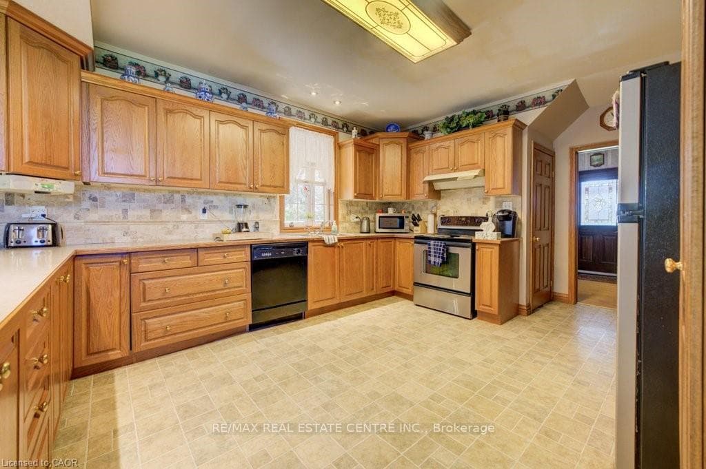 875 Safari Road photo 7