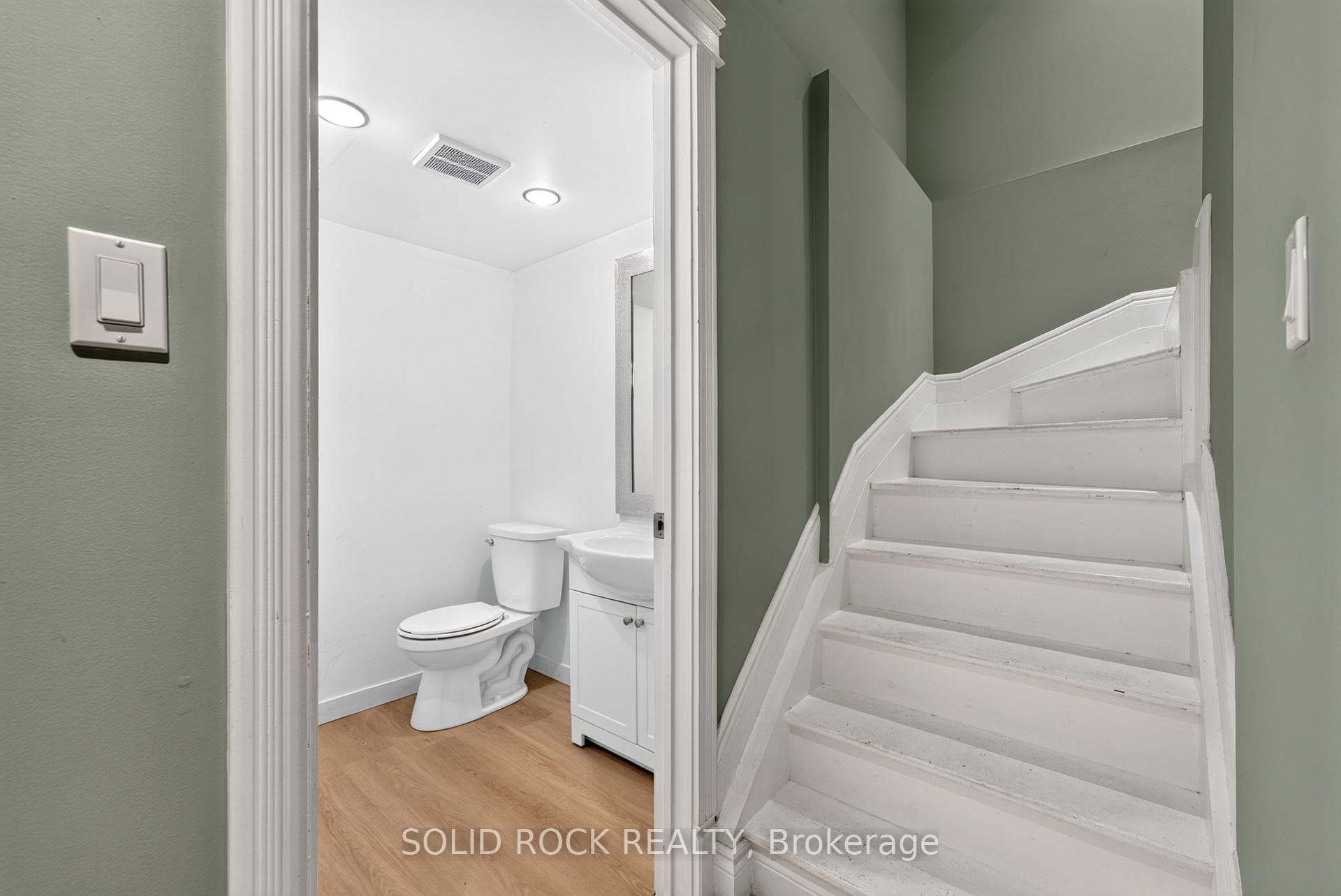 Basement -2 pc washroom