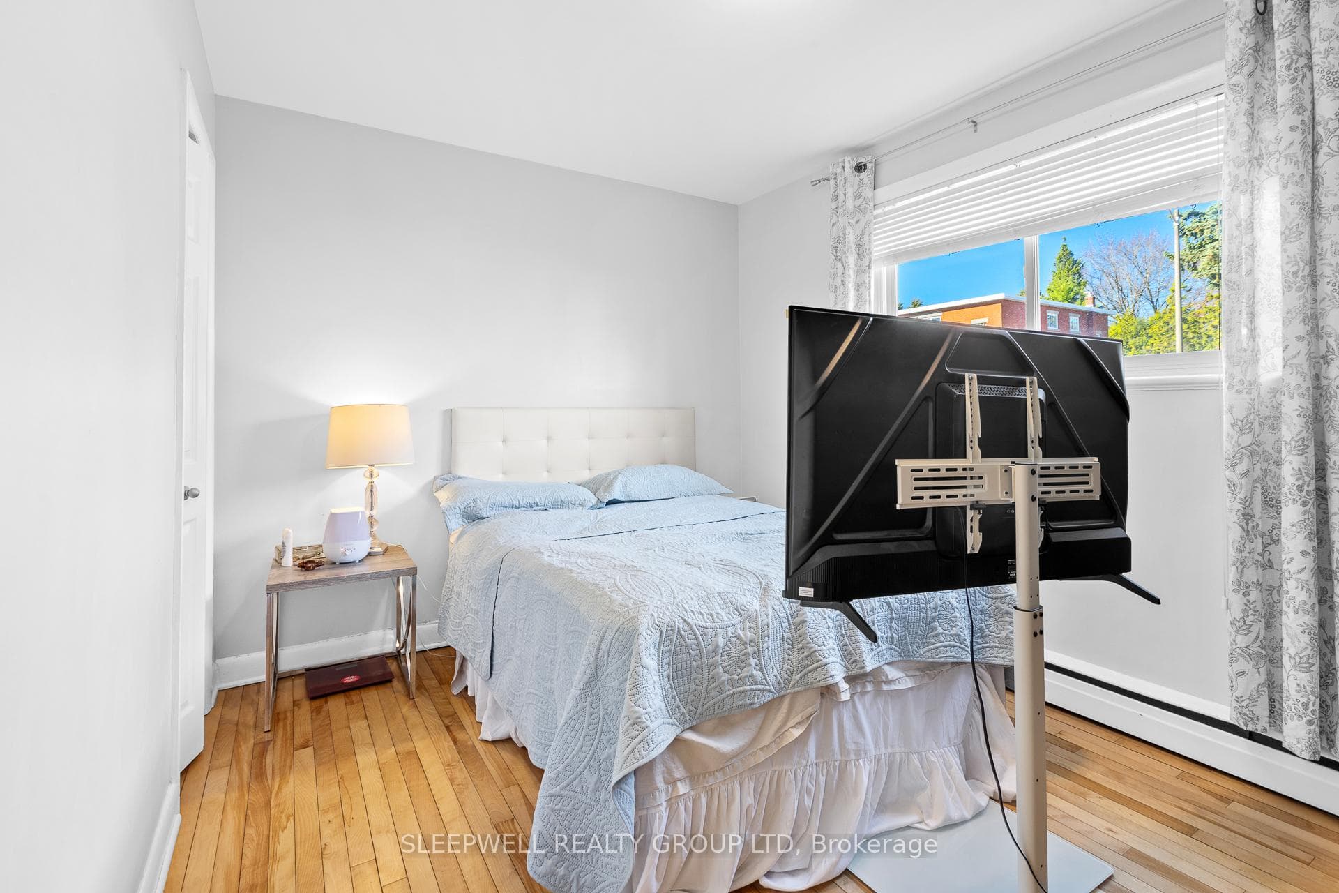 473 Vernon Avenue photo 10