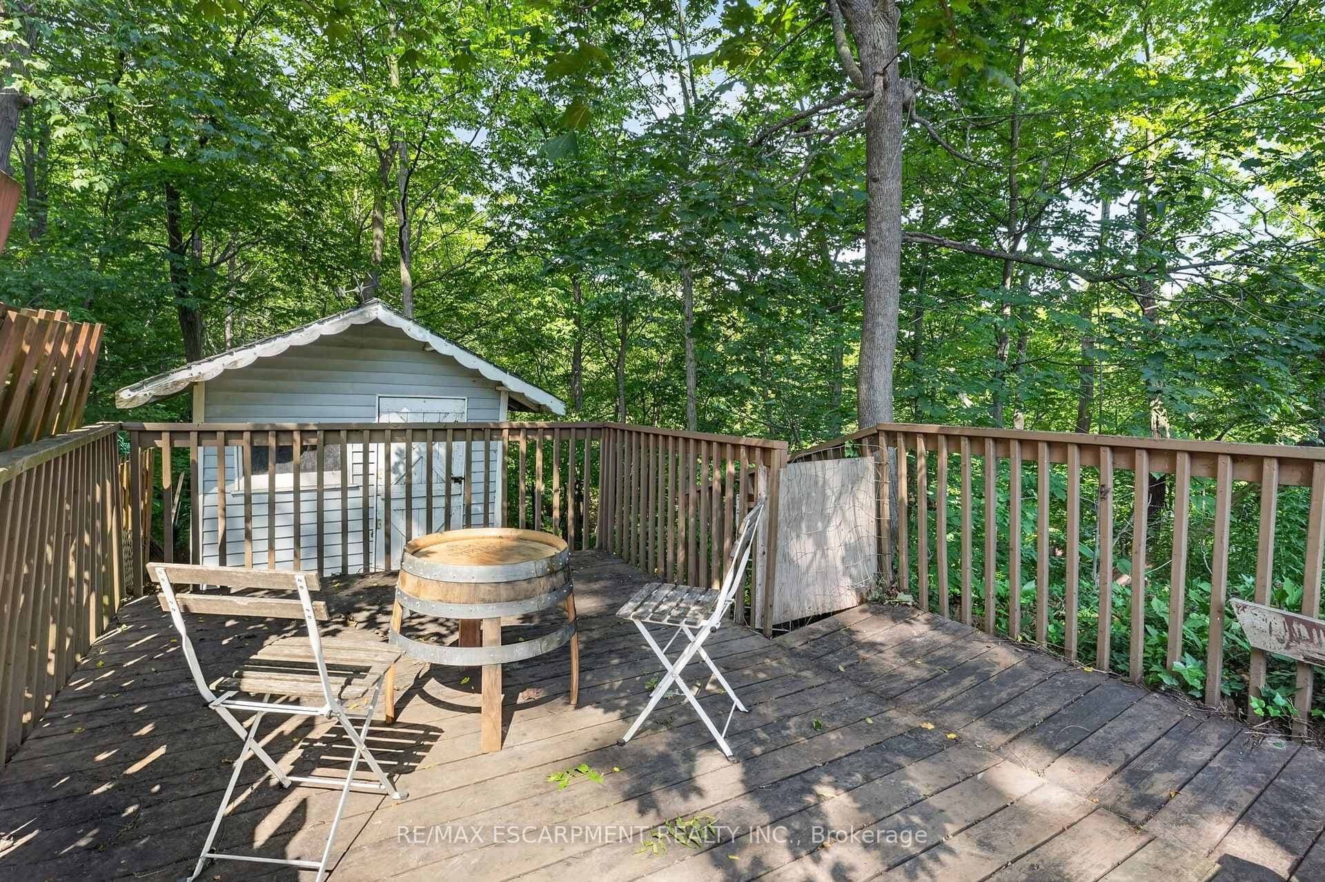 9 Leslie Drive photo 42