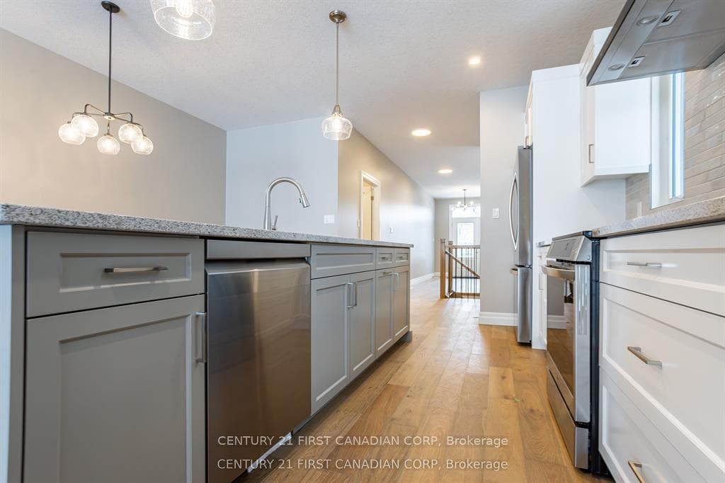 LOT 105 DARWIN Crescent photo 8