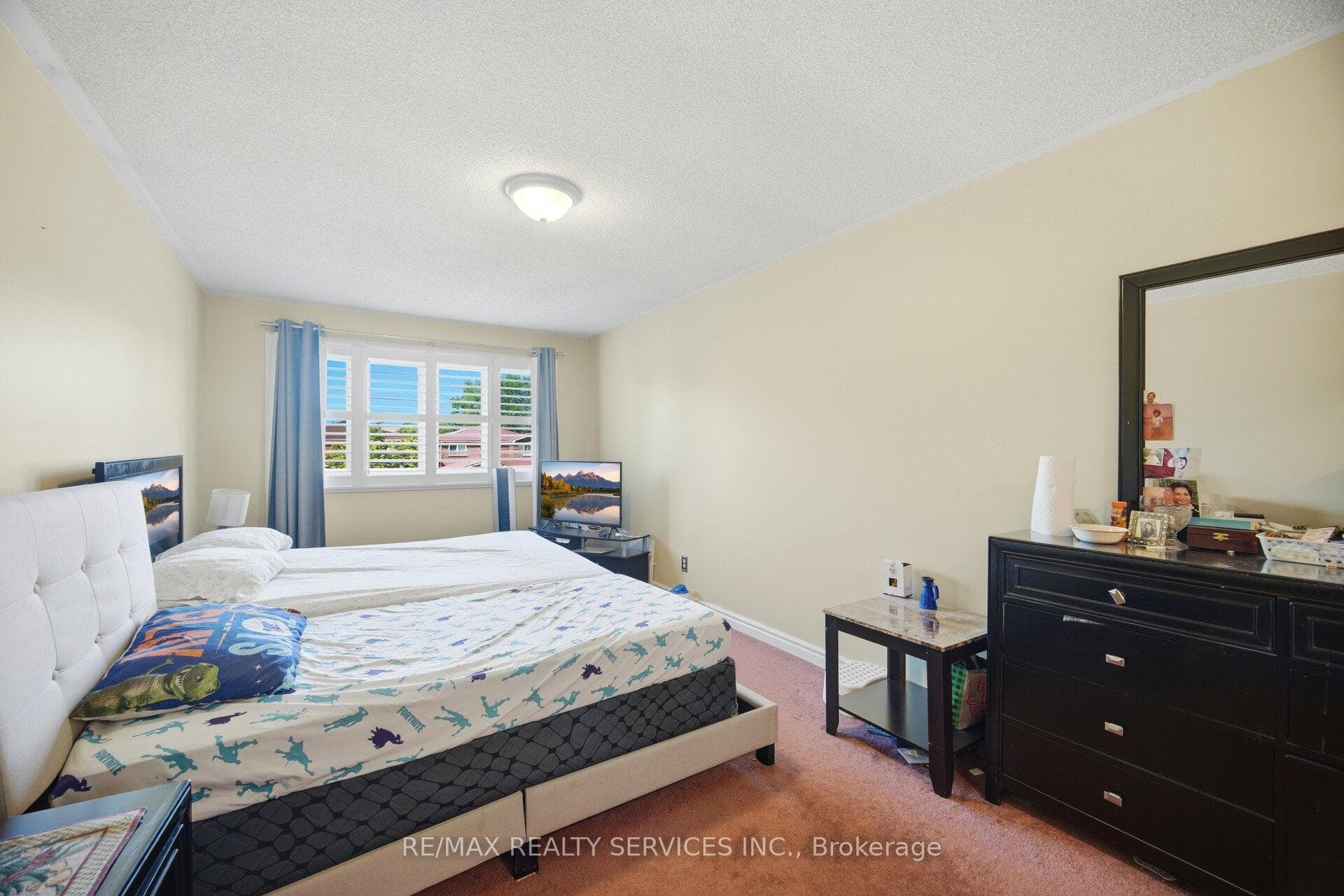 26 Sunforest Drive photo 22