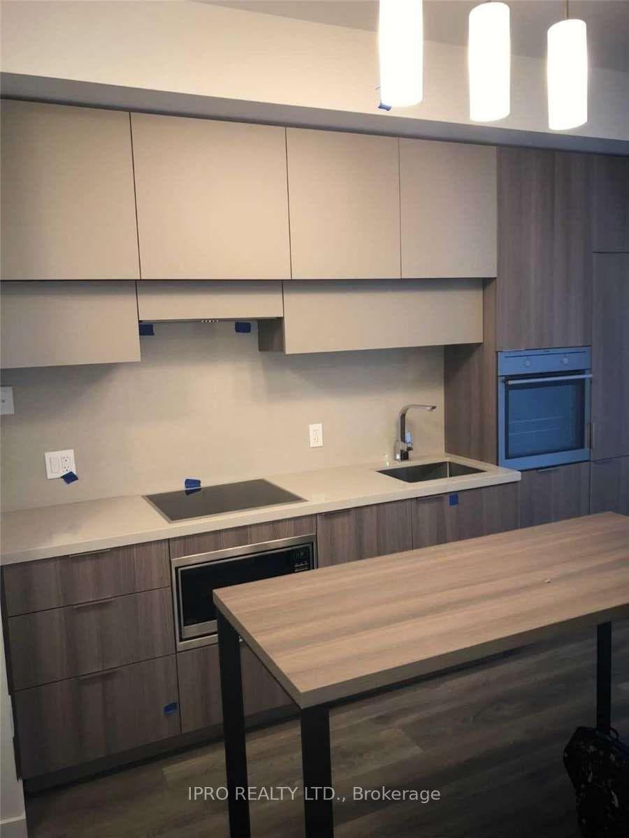 8 Eglinton Avenue Unit 2704 photo 2