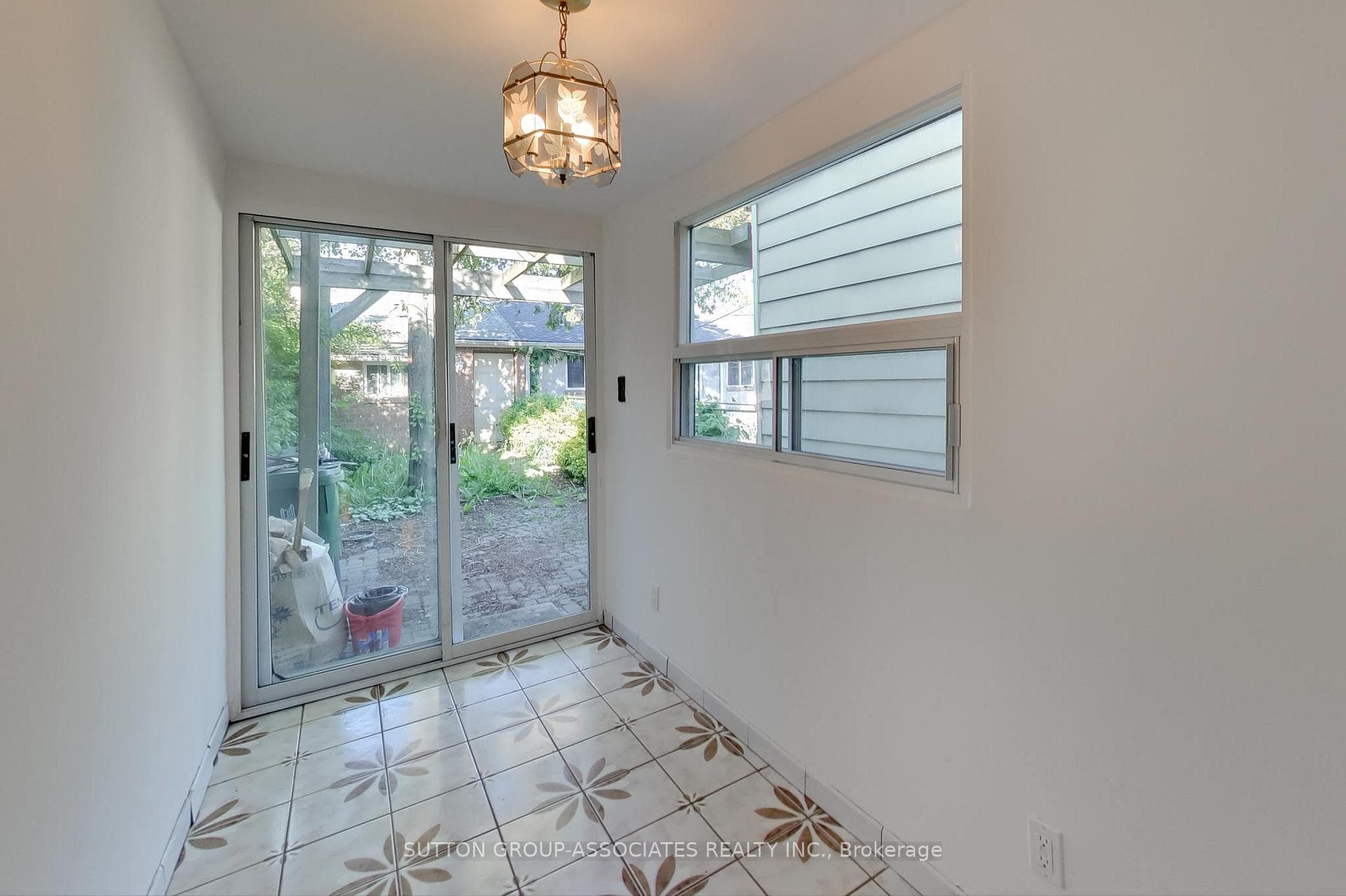 311 1/2 Euclid Avenue photo 14