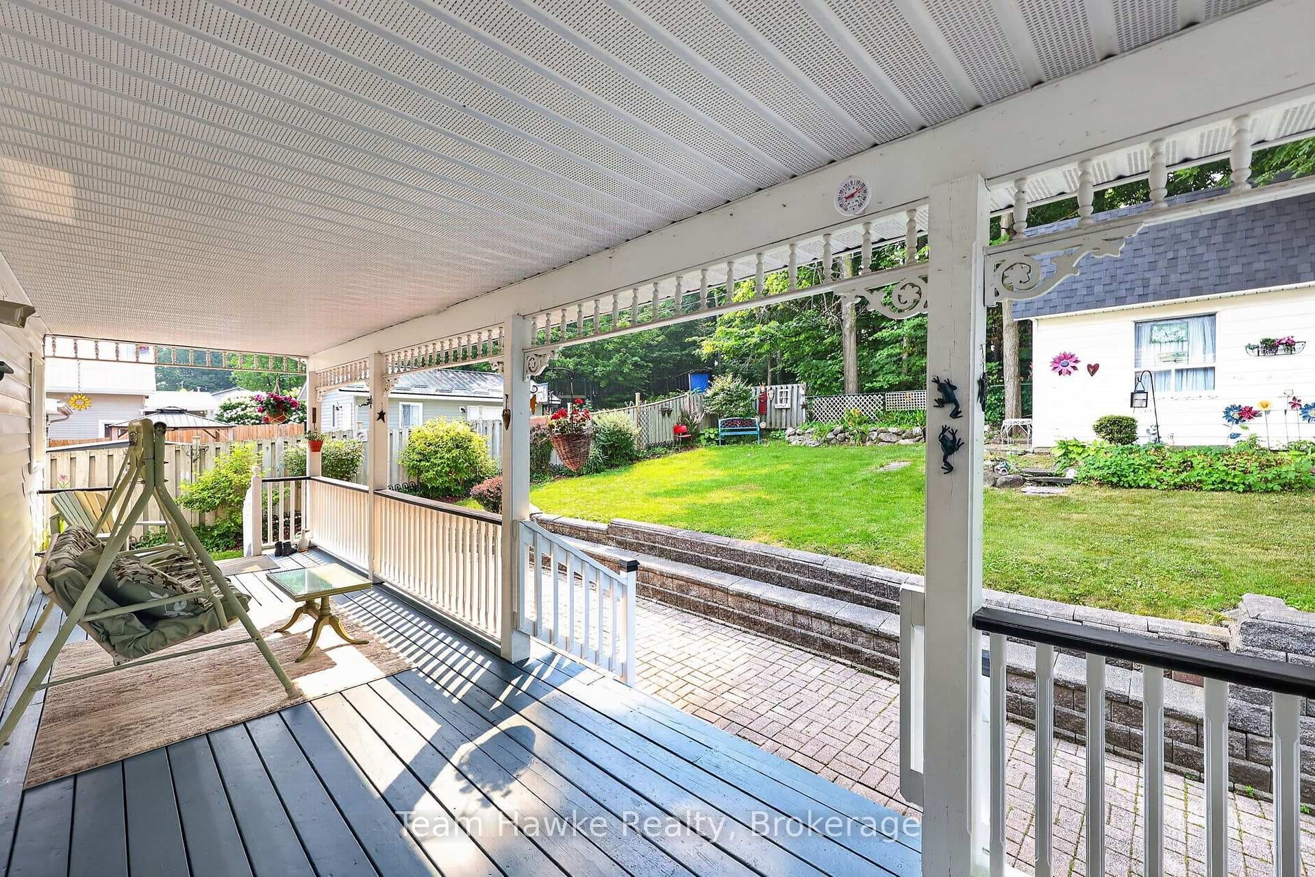 255 Hanly Street photo 37
