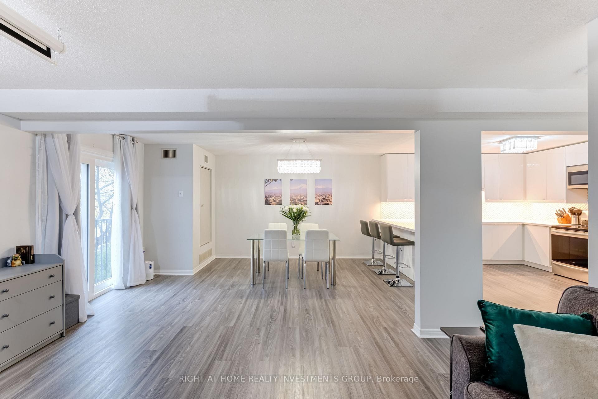 456 Janefield Avenue Unit 112 photo 10