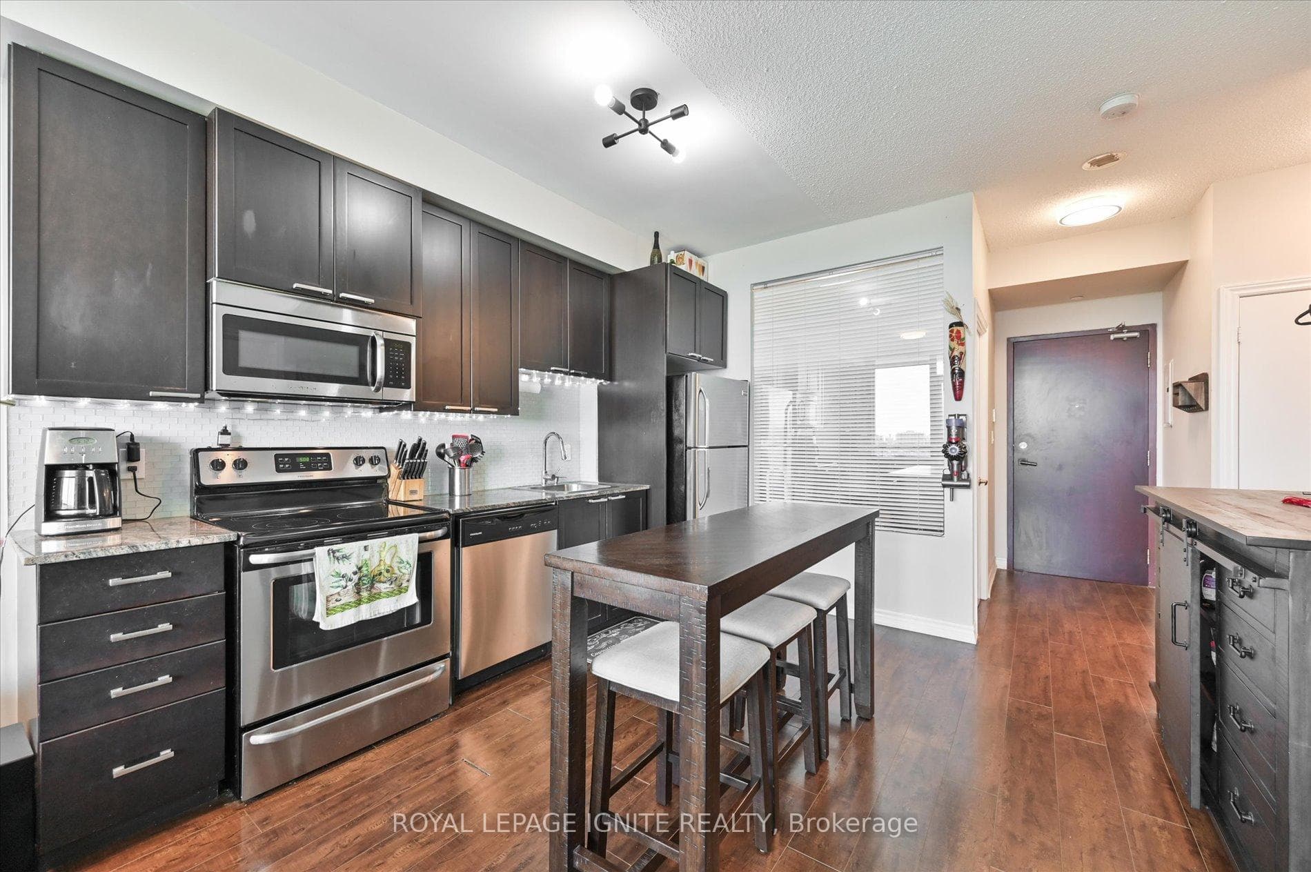 1328 Birchmount Road Unit 1606 photo 11