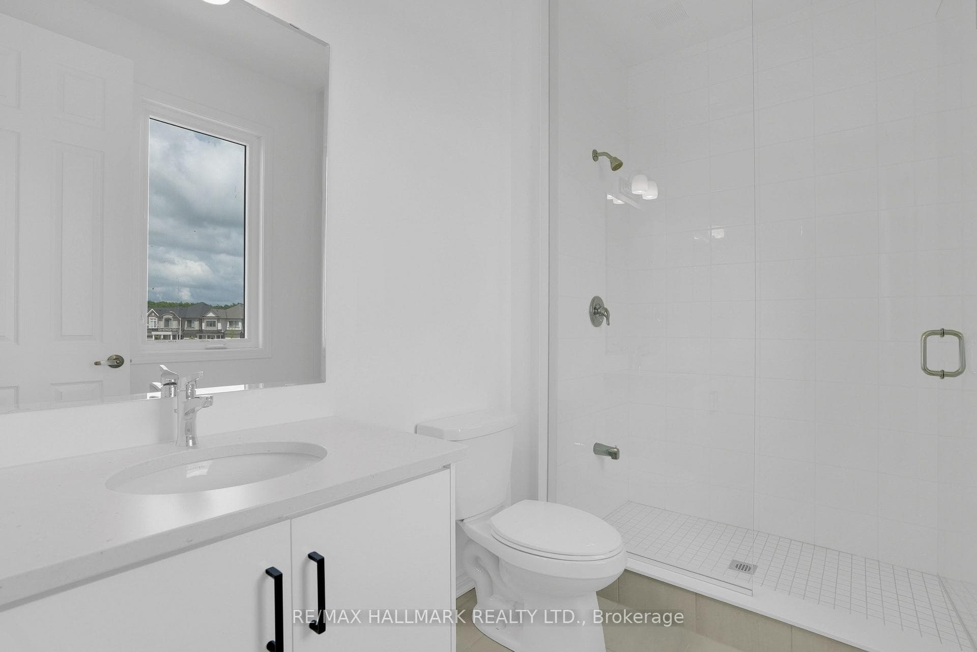 15 Foxley Heights photo 22
