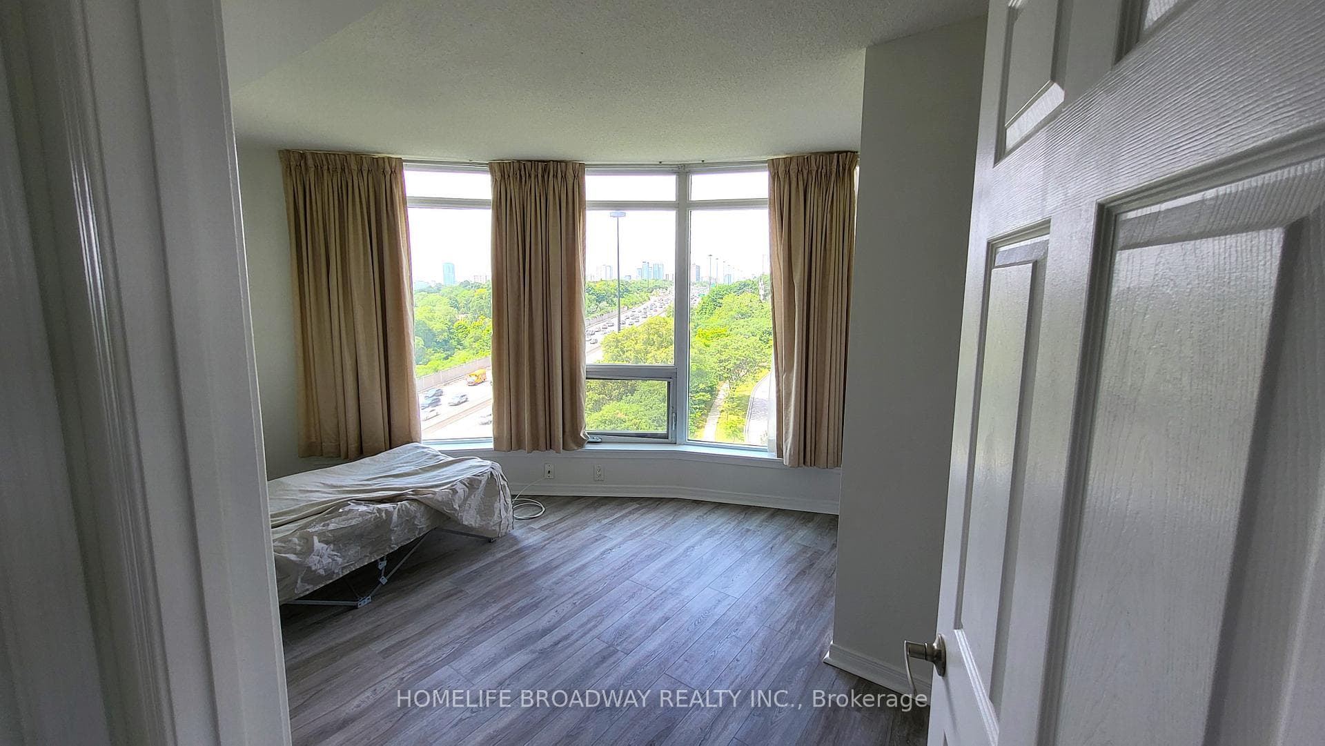 18 Valley Woods Road Unit Ph102 photo 9