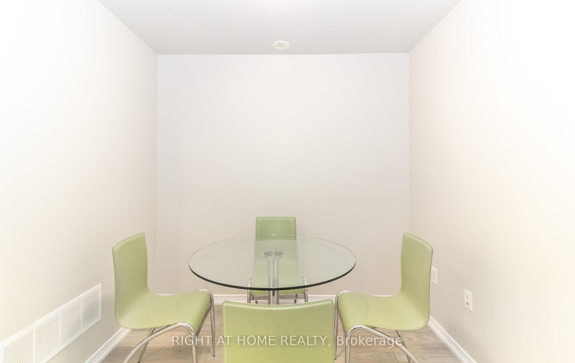 8835 Sheppard Avenue Unit 211 photo 9