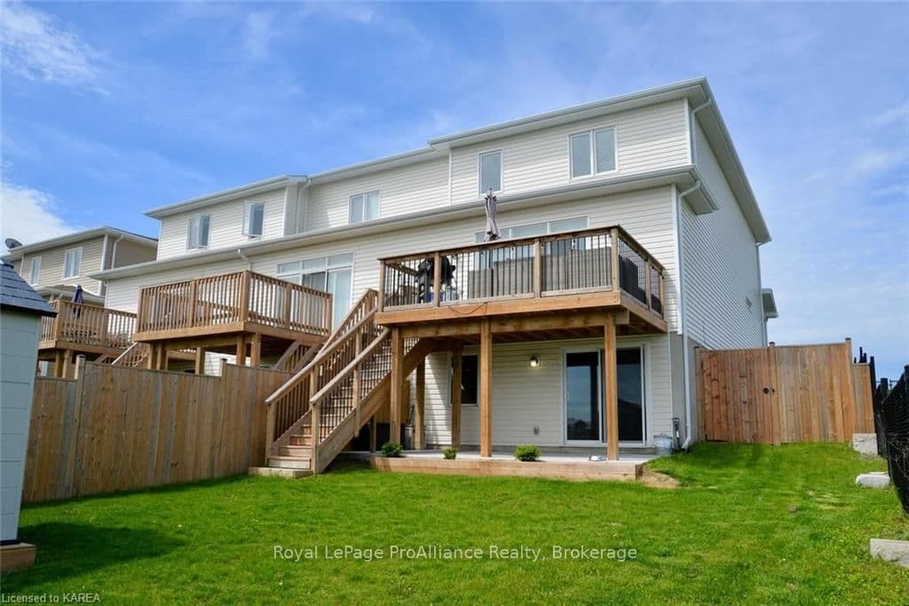 296 HOLDEN Street photo 32