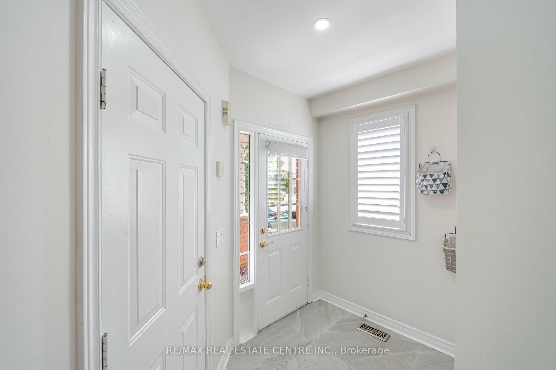 5542 Highbank Road photo 5