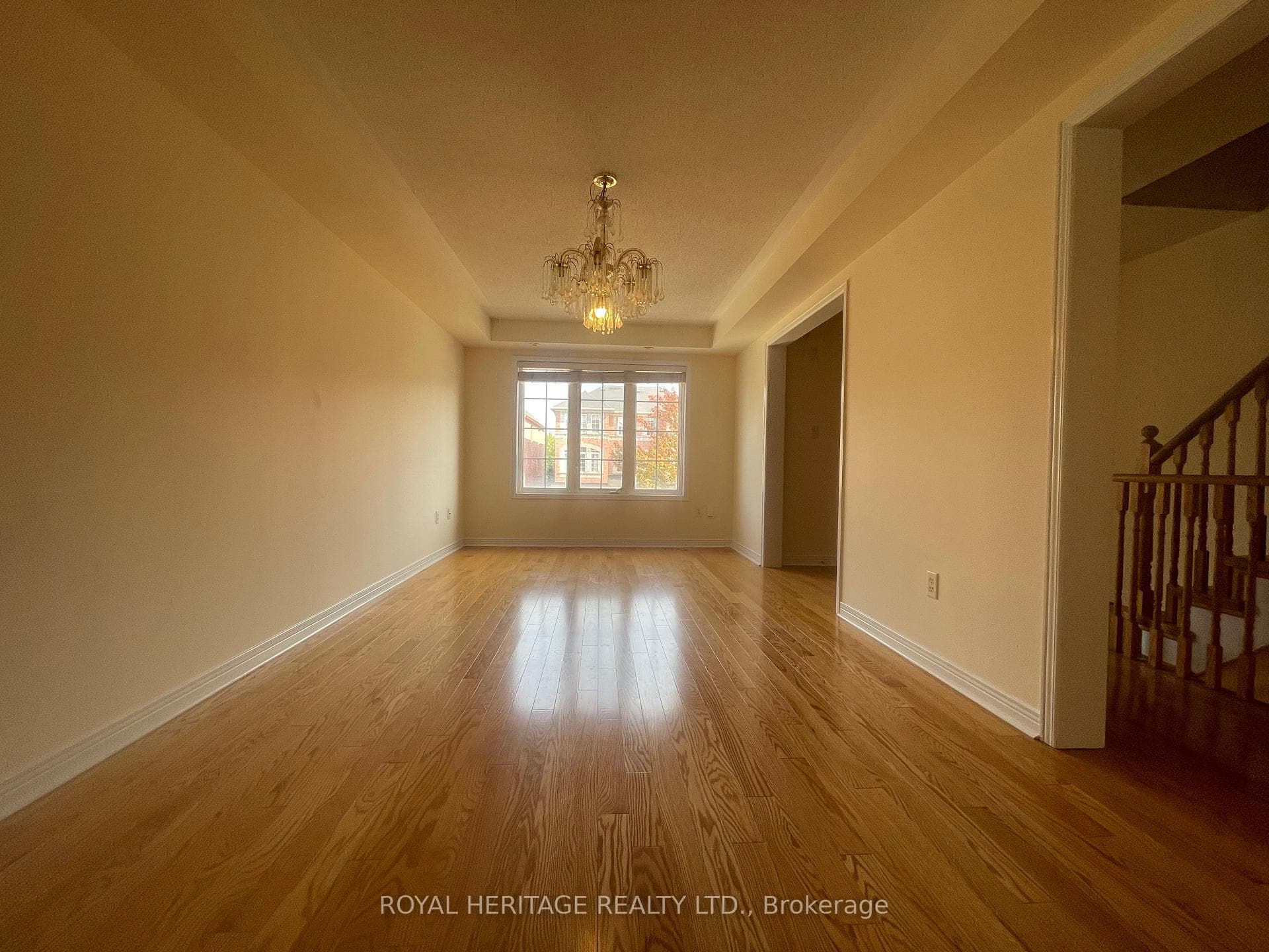 16 Pilkington Drive photo 4