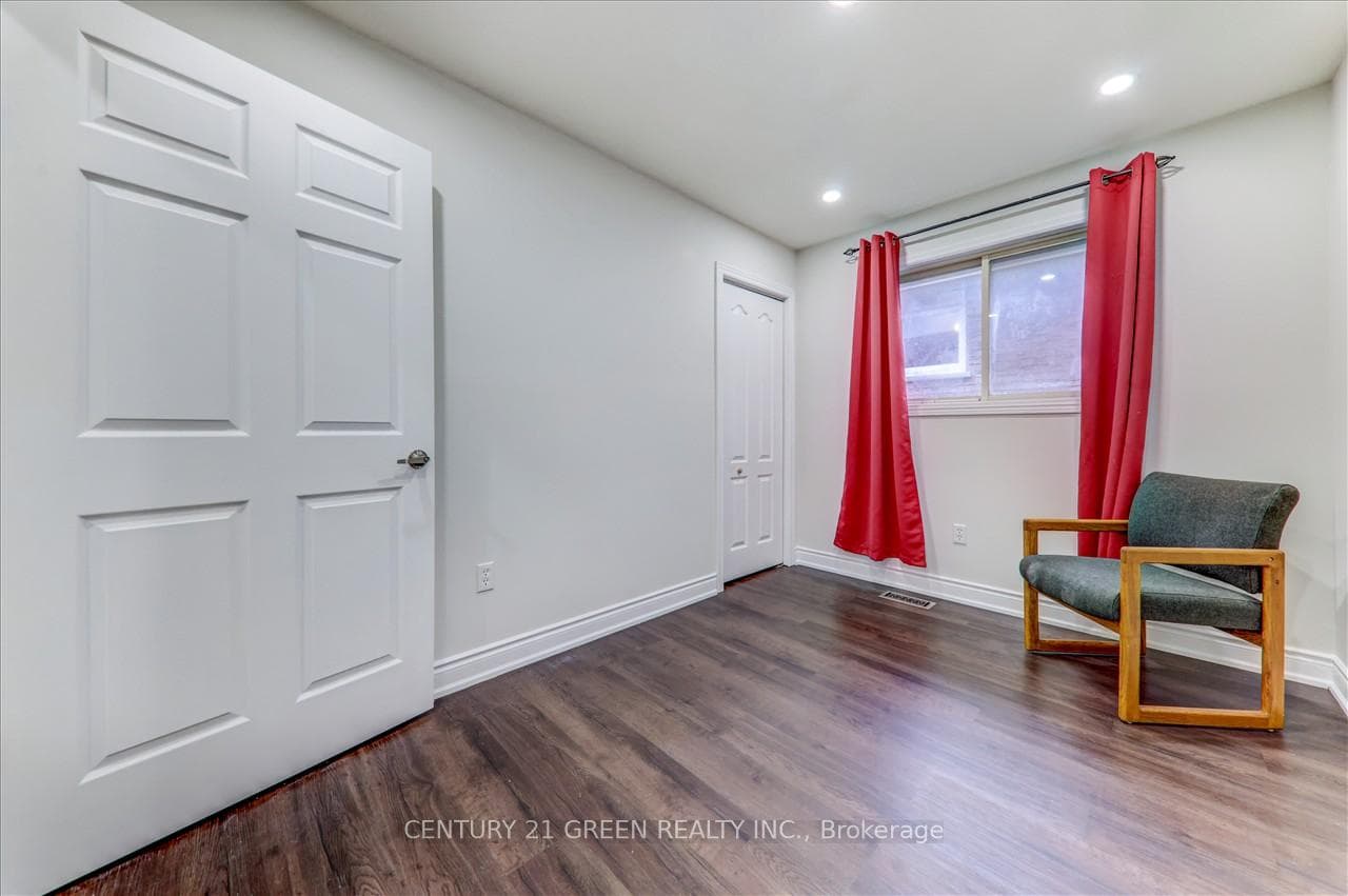 57 Madill Crescent photo 18